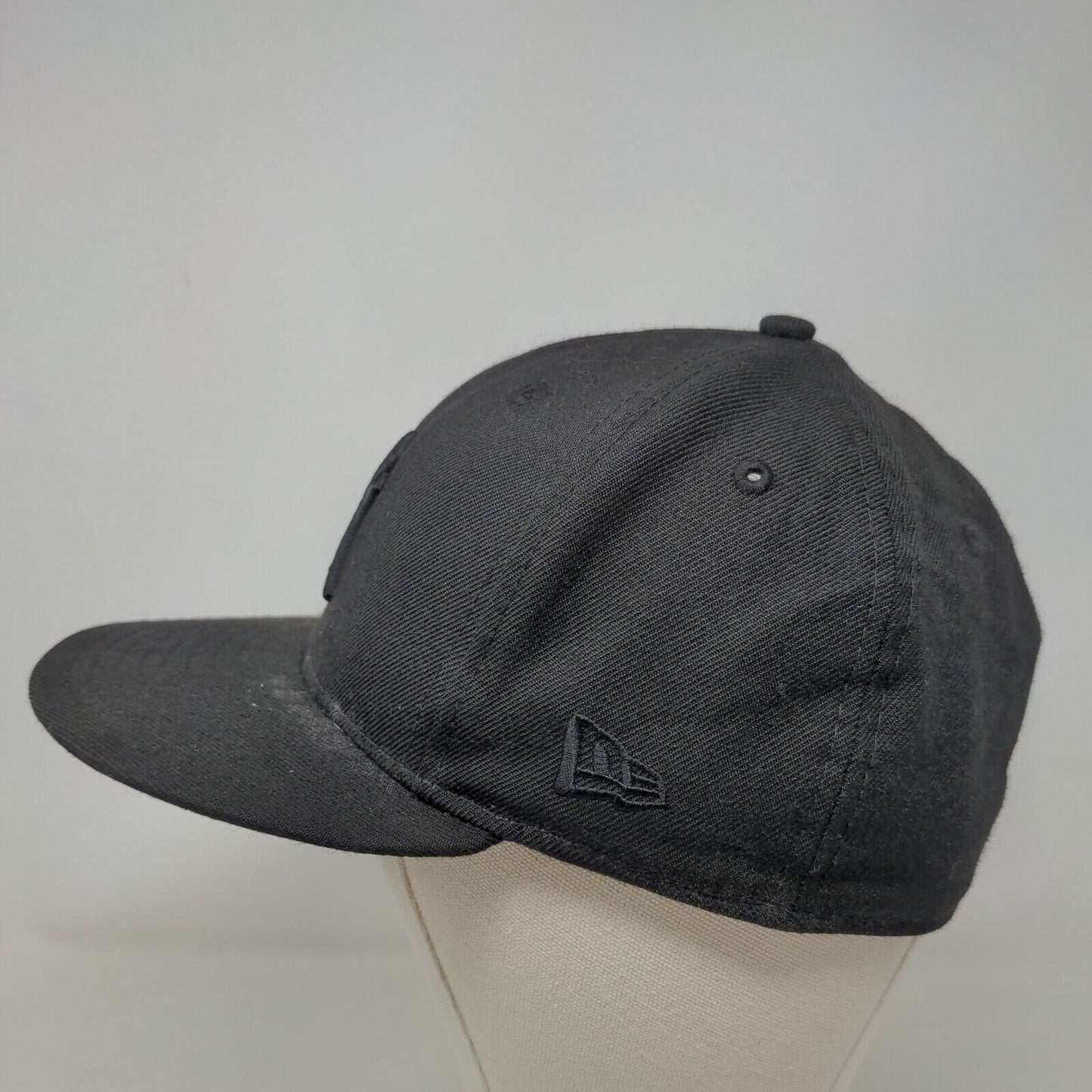 New Era Men's Fitted Hat Black 7 1/4 New York Yankees 59Fifty Embroidered Logo