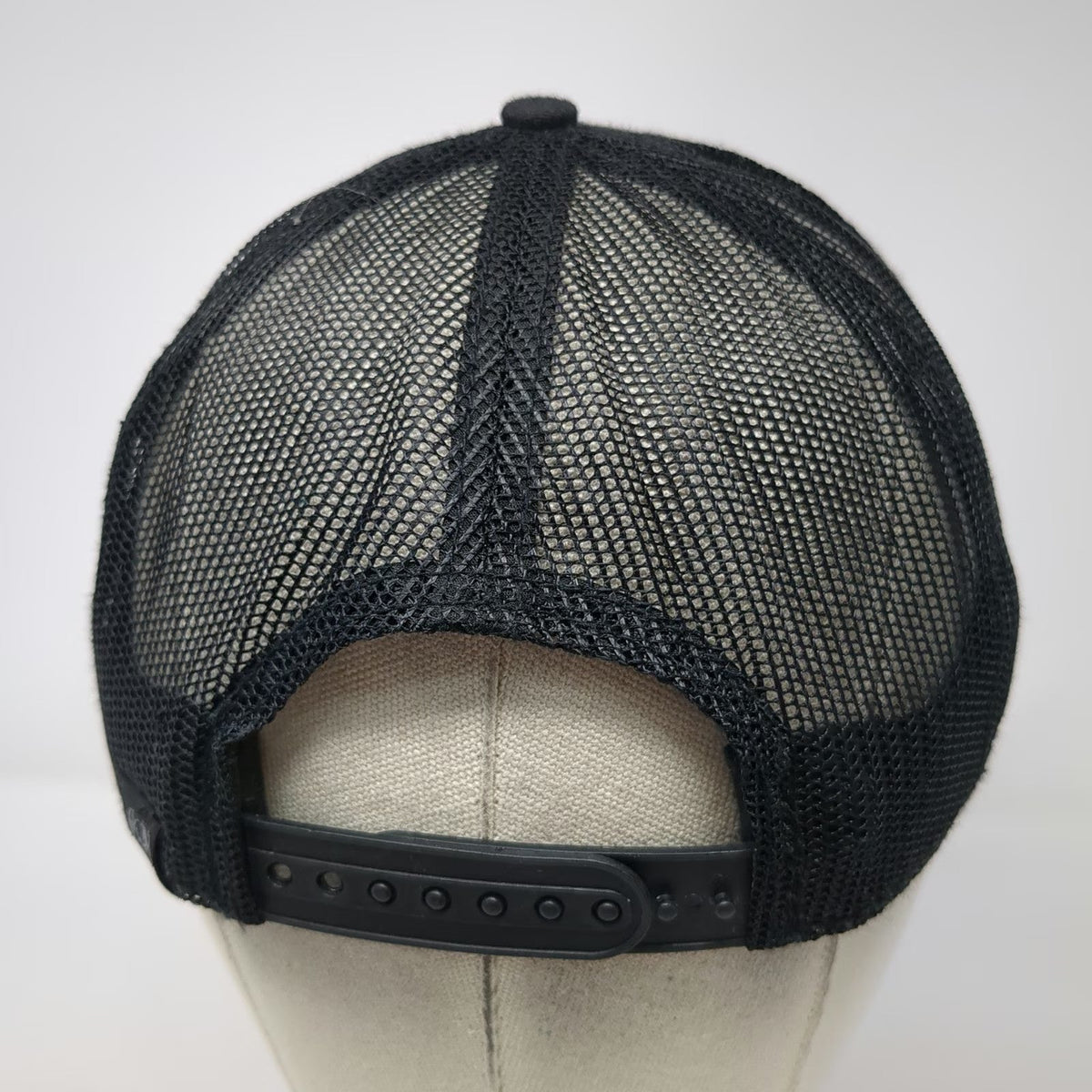 KUIU Trucker Hat Black One Size Mesh Back Snapback Ram Logo Patch Hunting Cap