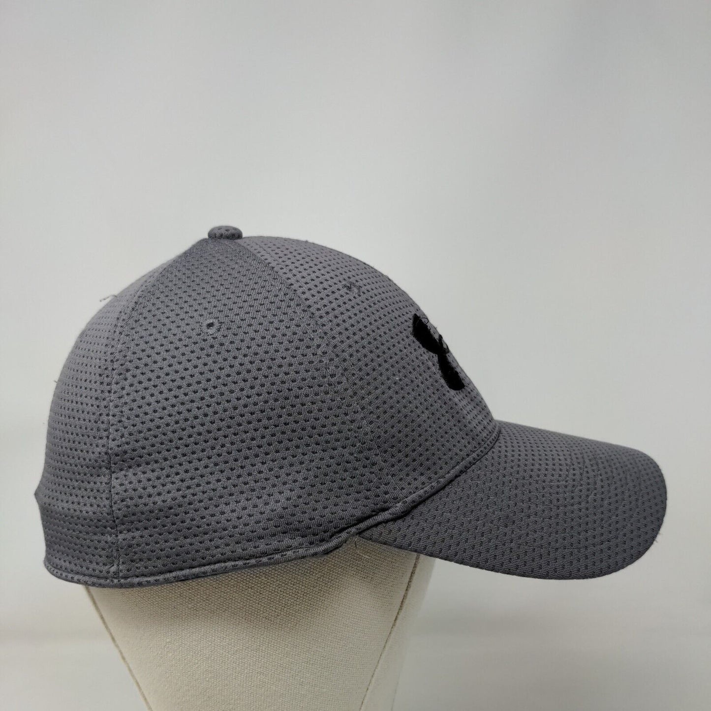 Under Armour Fitted Hat Gray L/XL Embroidered Breathable Vented Holes 6 Panel