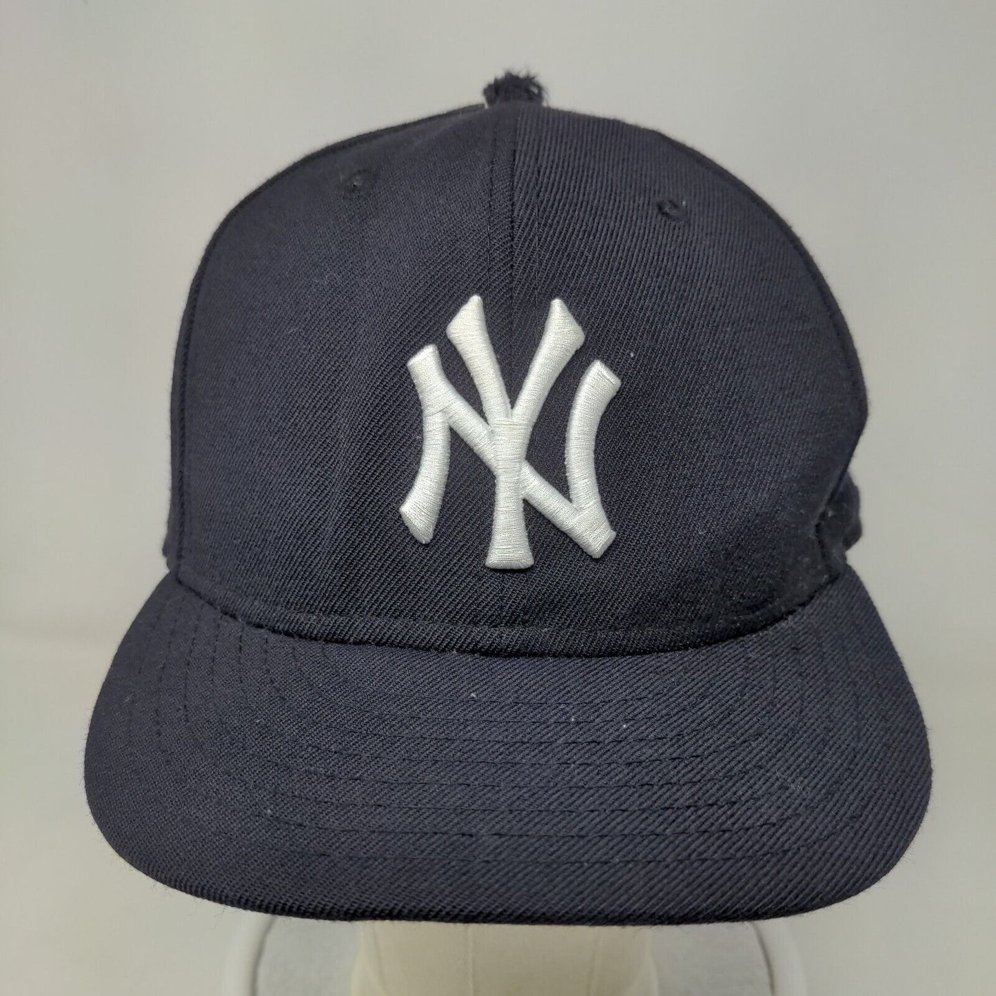 New Era Men's Snapback Hat Blue OSFM Embroidered New York Yankees Logo 9Fifty