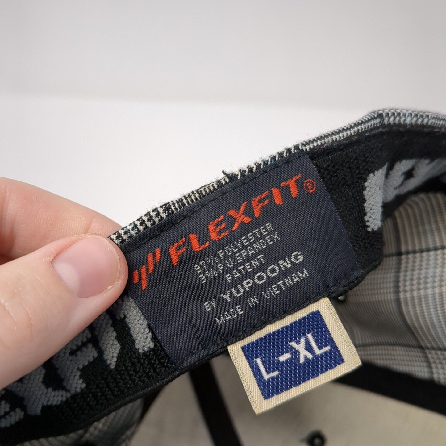 Dynamic Discs Fitted Hat Gray Large-XL Plaid Embroidered Flexfit Yupoong
