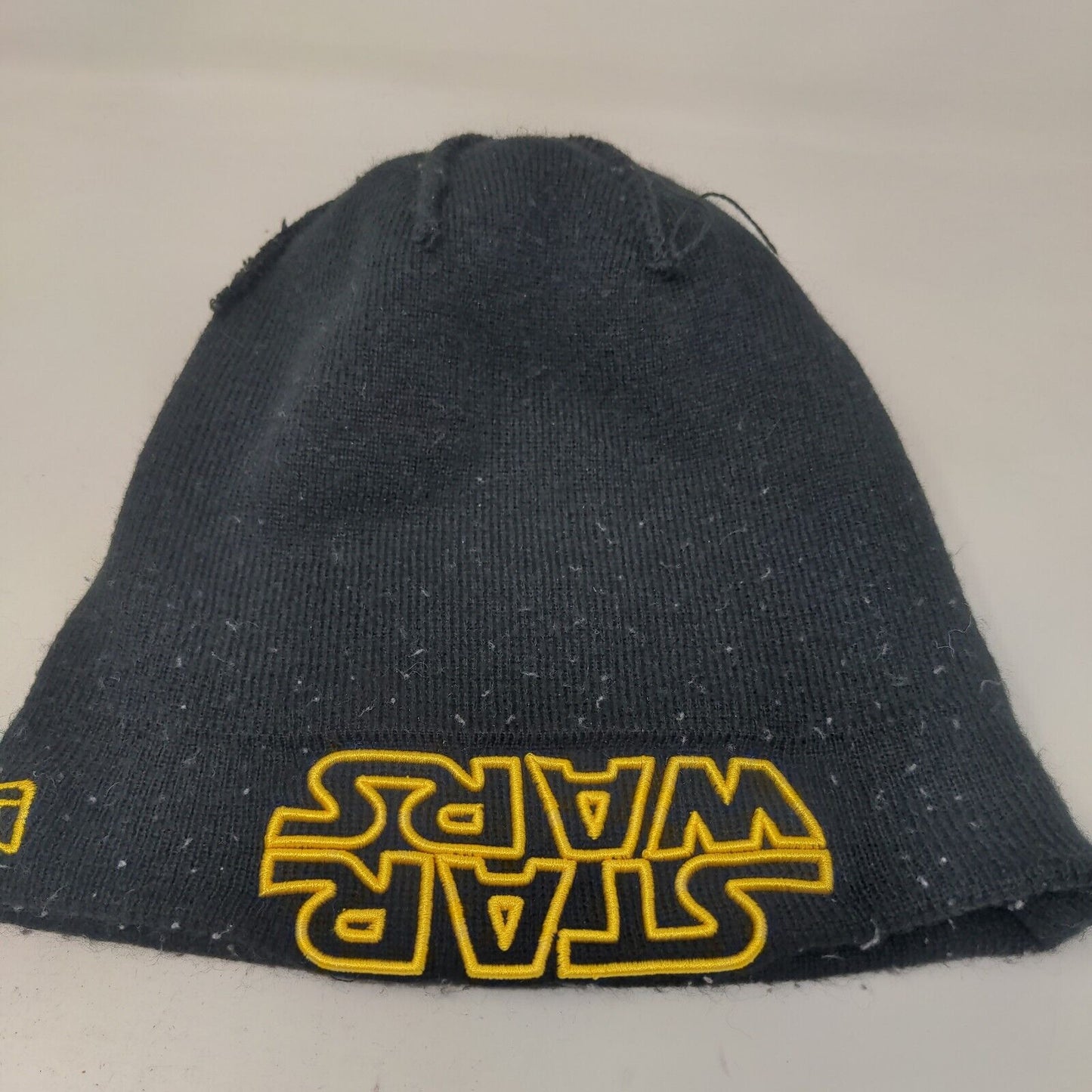New Era Men's Knit Beanie Hat Cap Black Embroidered Star Wars Logo Acrylic