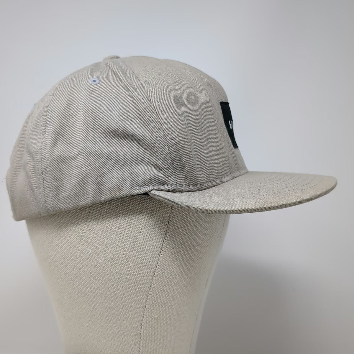 HUF 5 Panel Beige One Size Snapback Cotton Logo Patch Hat Adjustable Flat Brim