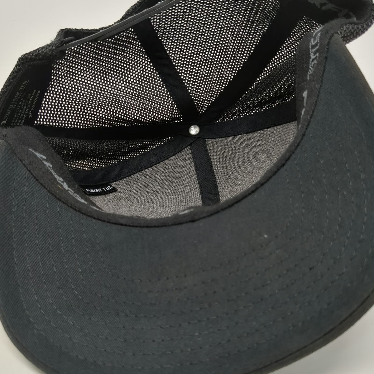 TravisMathew Trucker Hat Black One Size Mesh Snapback Flexfit 110 Logo Patch