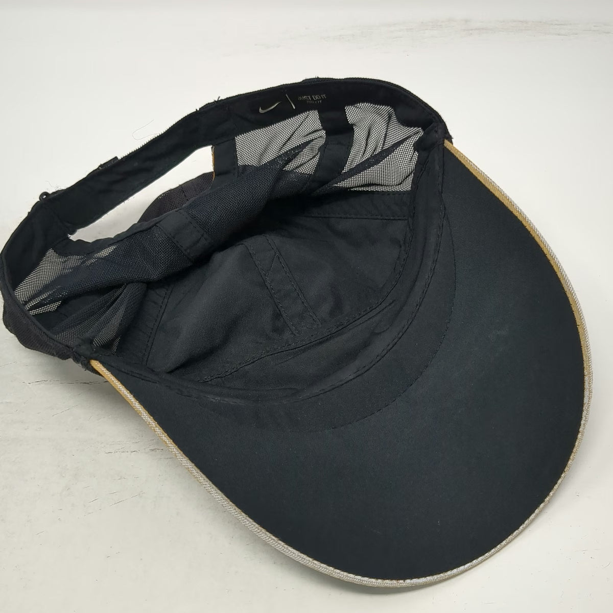 Nike Baseball Cap Black One Size Mesh Back Reflective Gold Swoosh Running Hat