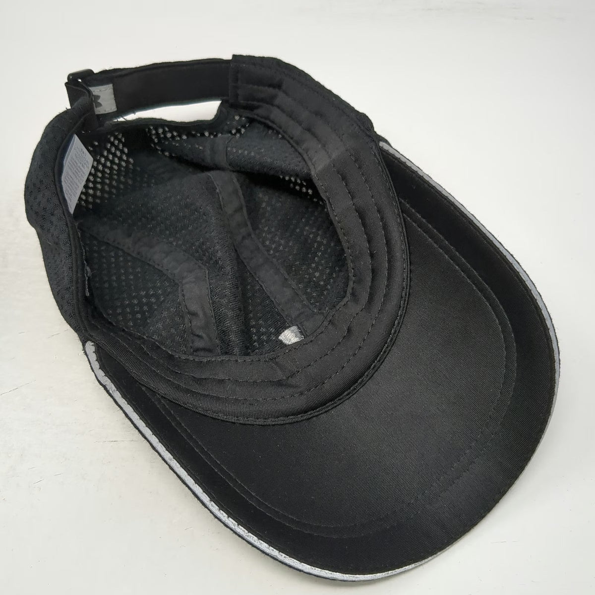 Under Armour Baseball Cap Black One Size Reflective Running Strapback Mesh Hat