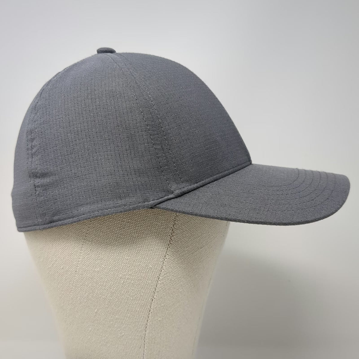 Under Armour Baseball Cap Gray L Fitted Textured Polyester Moisture Wicking Hat