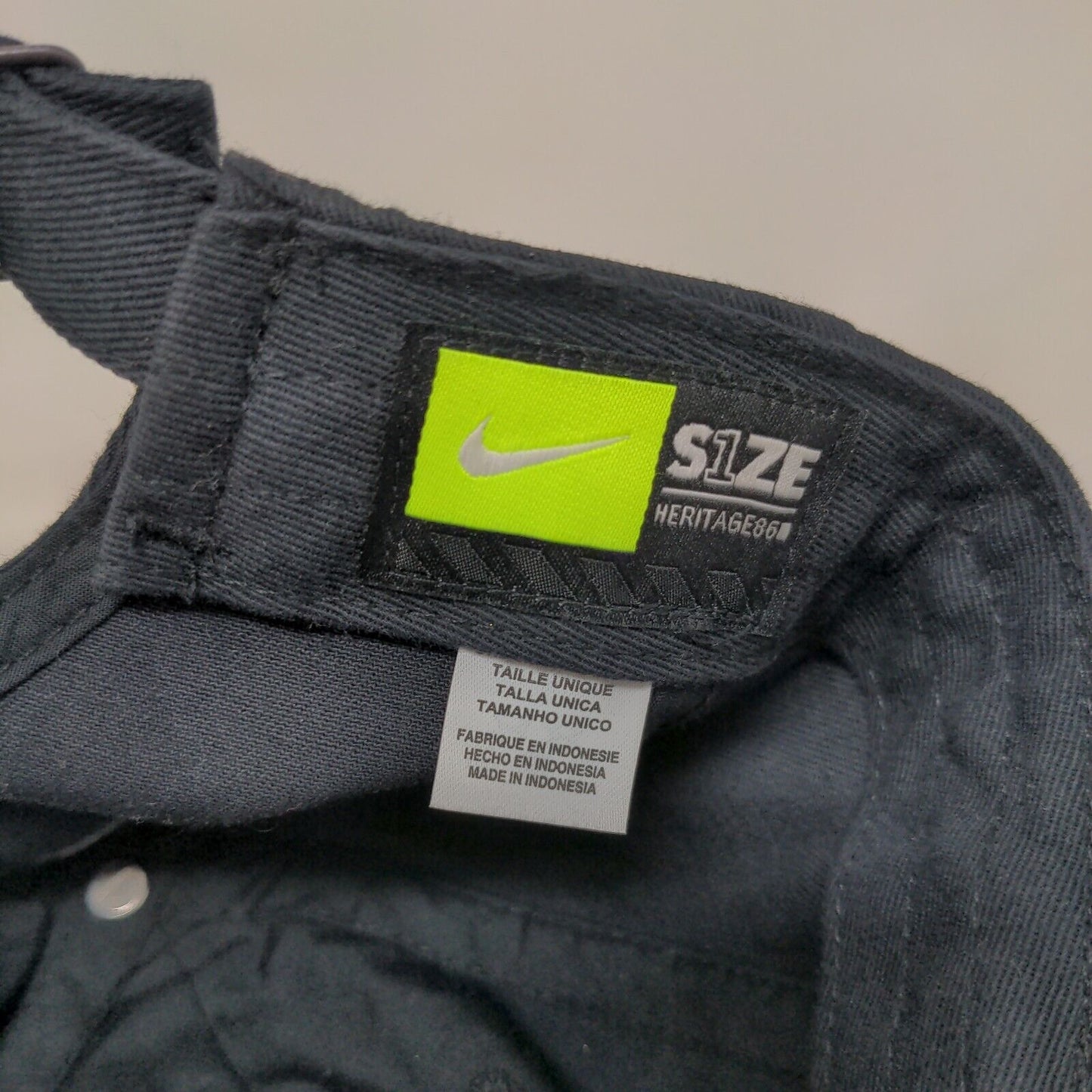 Nike Slideback Hat Black OSFM Adjustable Embroidered Swoosh Heritage86