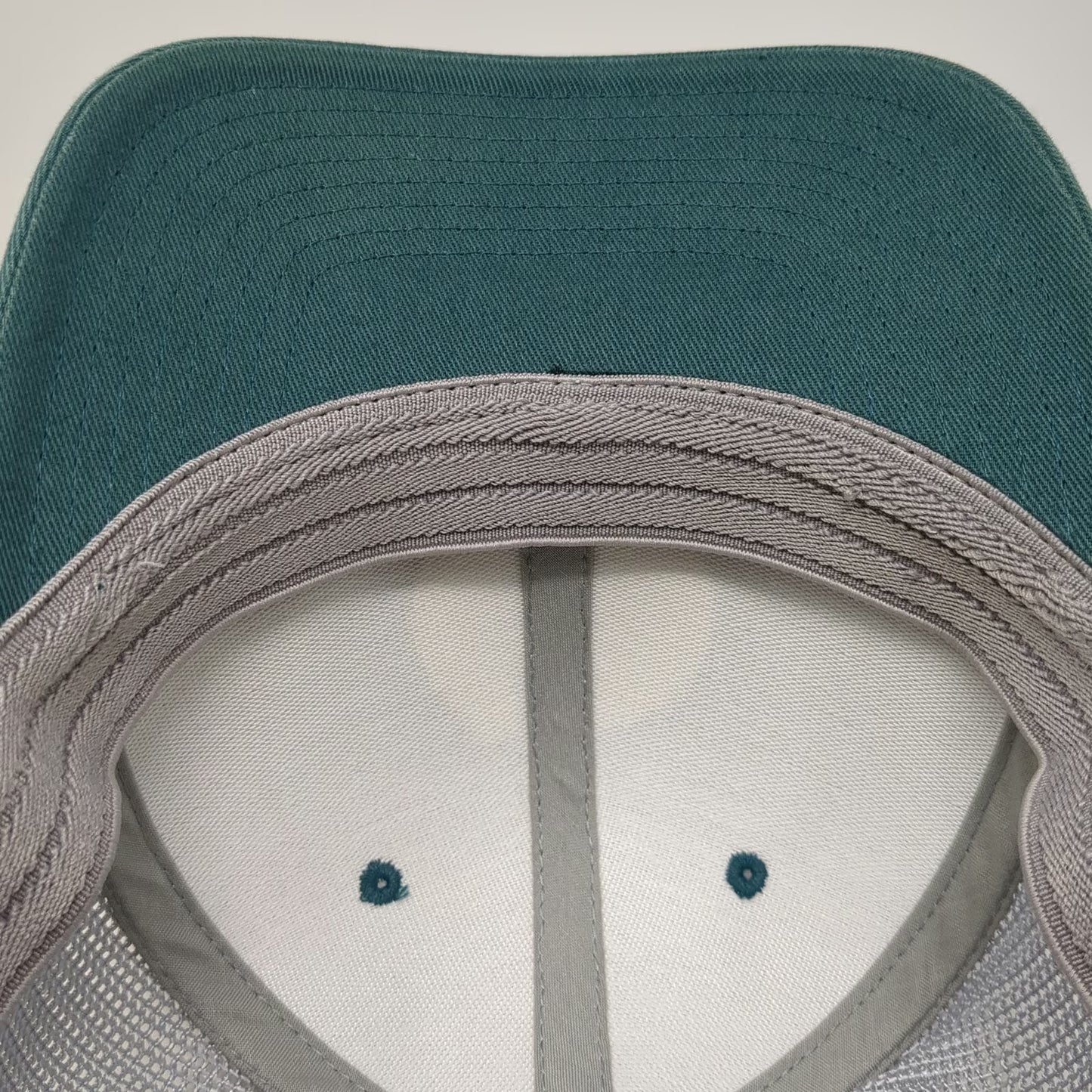 Columbia Baseball Cap Green XL Fitted Mesh Pacific Northwest Mountain Hat