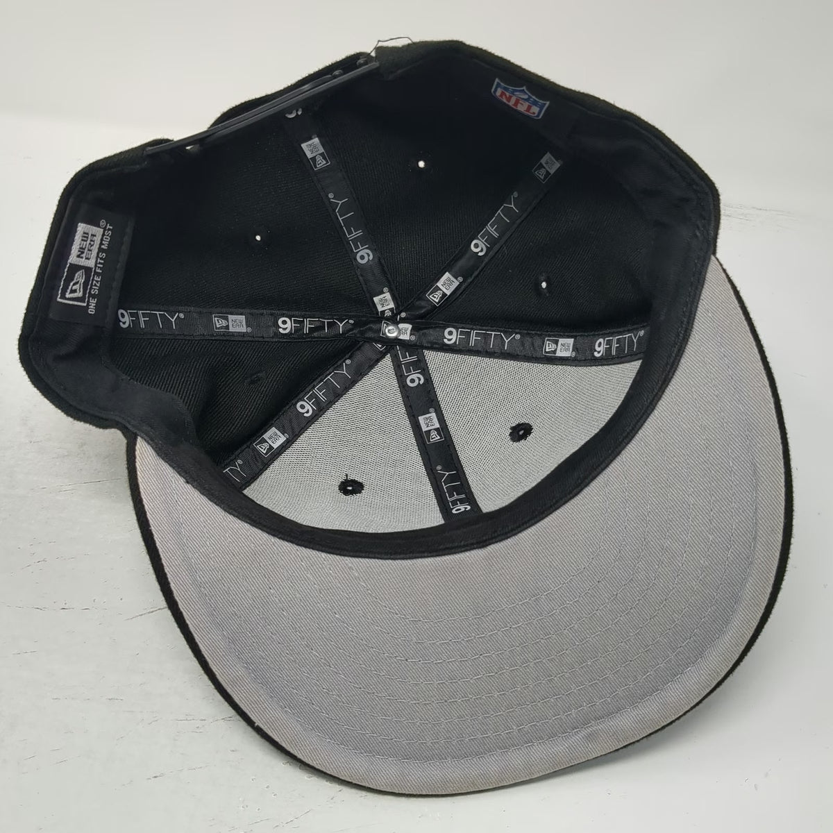 Philadelphia Eagles NFL New Era Snapback Black One Size 9FIFTY Hat Gray Brim