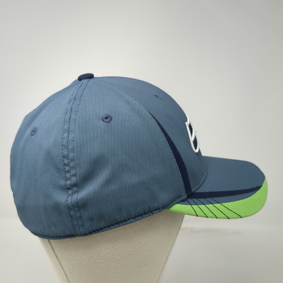 Seattle Seahawks NFL Reebok Blue XL Baseball Cap Flexfit Onfield Hat Green White