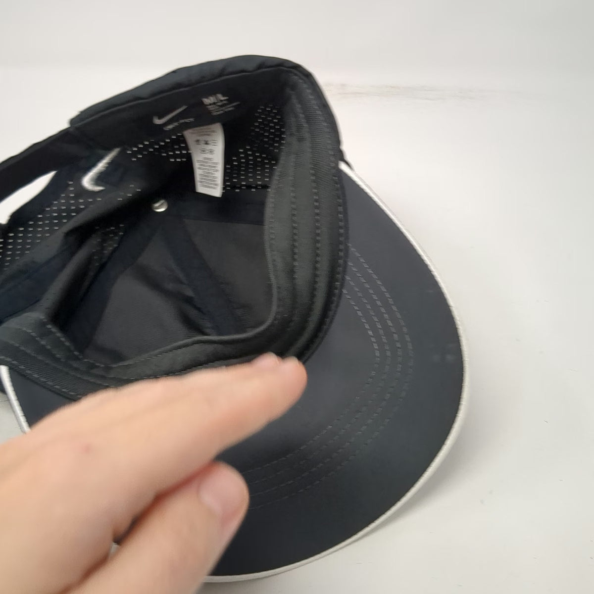 Nike Baseball Cap Black L Dri-FIT Perforated Running Hat Strapback Curved Bill