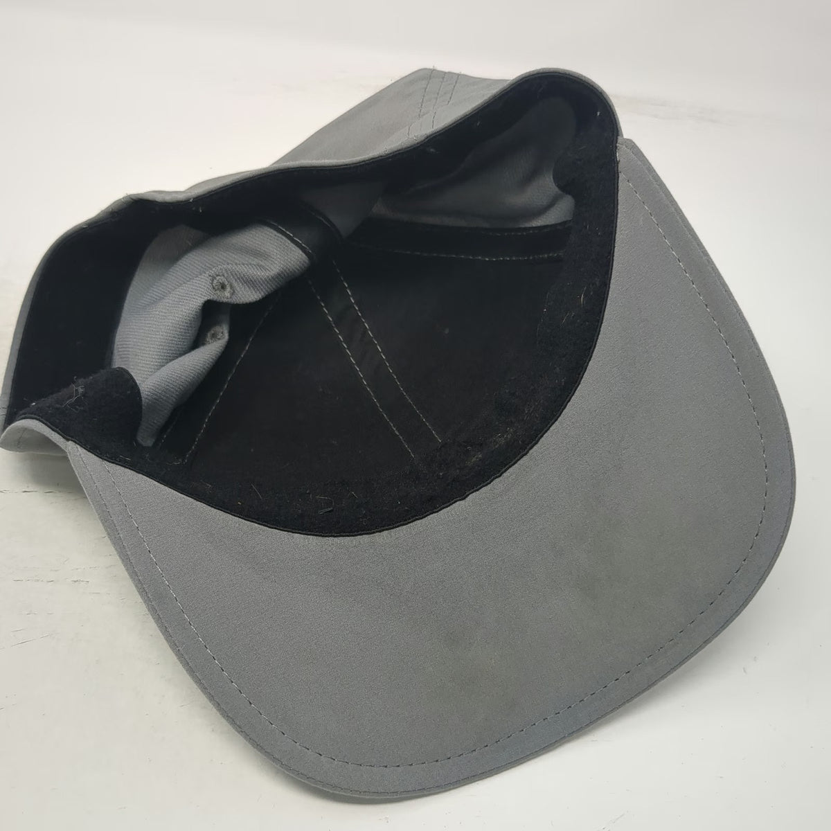 Russell Baseball Cap Gray XL Stretch Fit Performance Sport Gym Athletic Hat