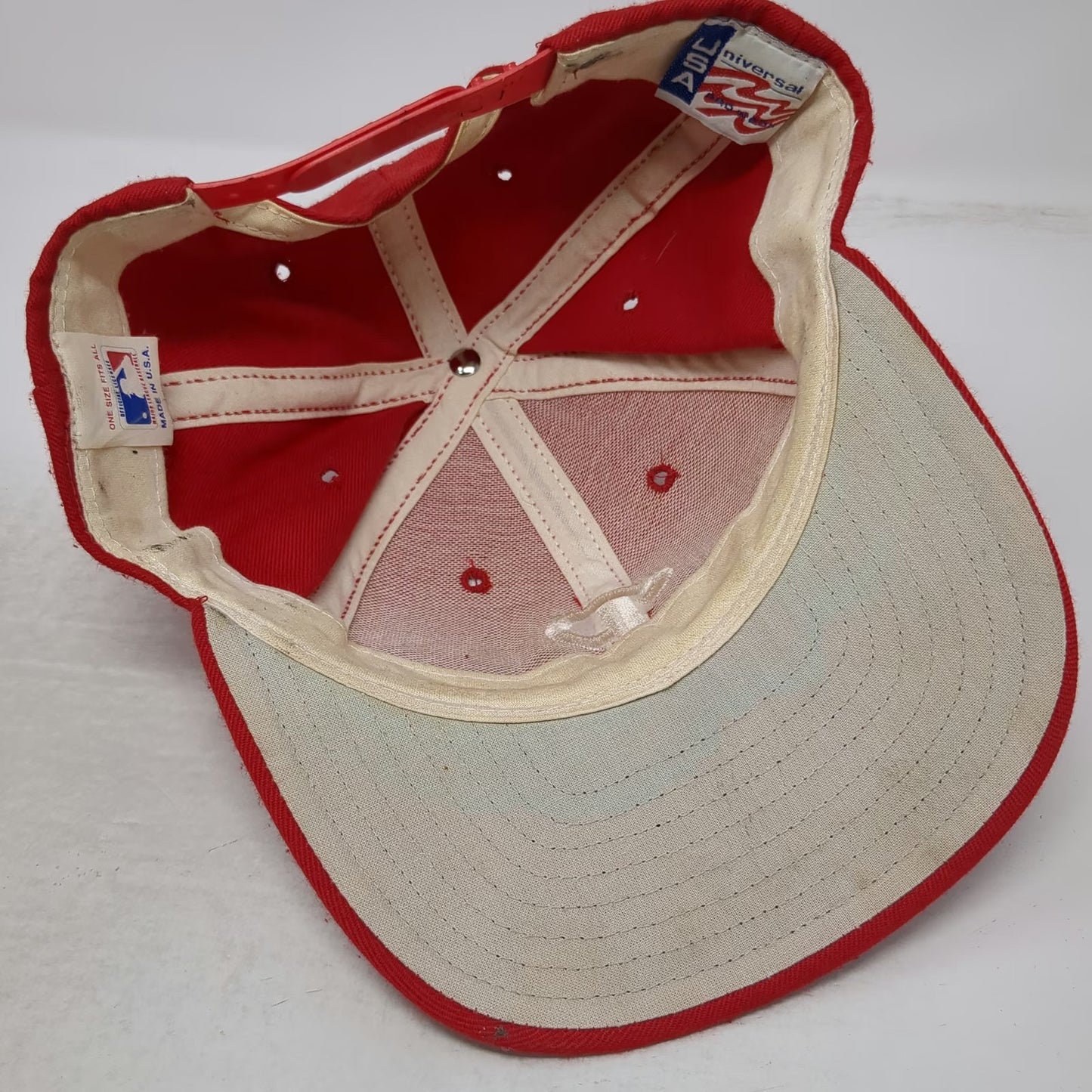 Universal Snapback Red Phillies MLB Baseball Flat Brim USA Made Hat P Vintage