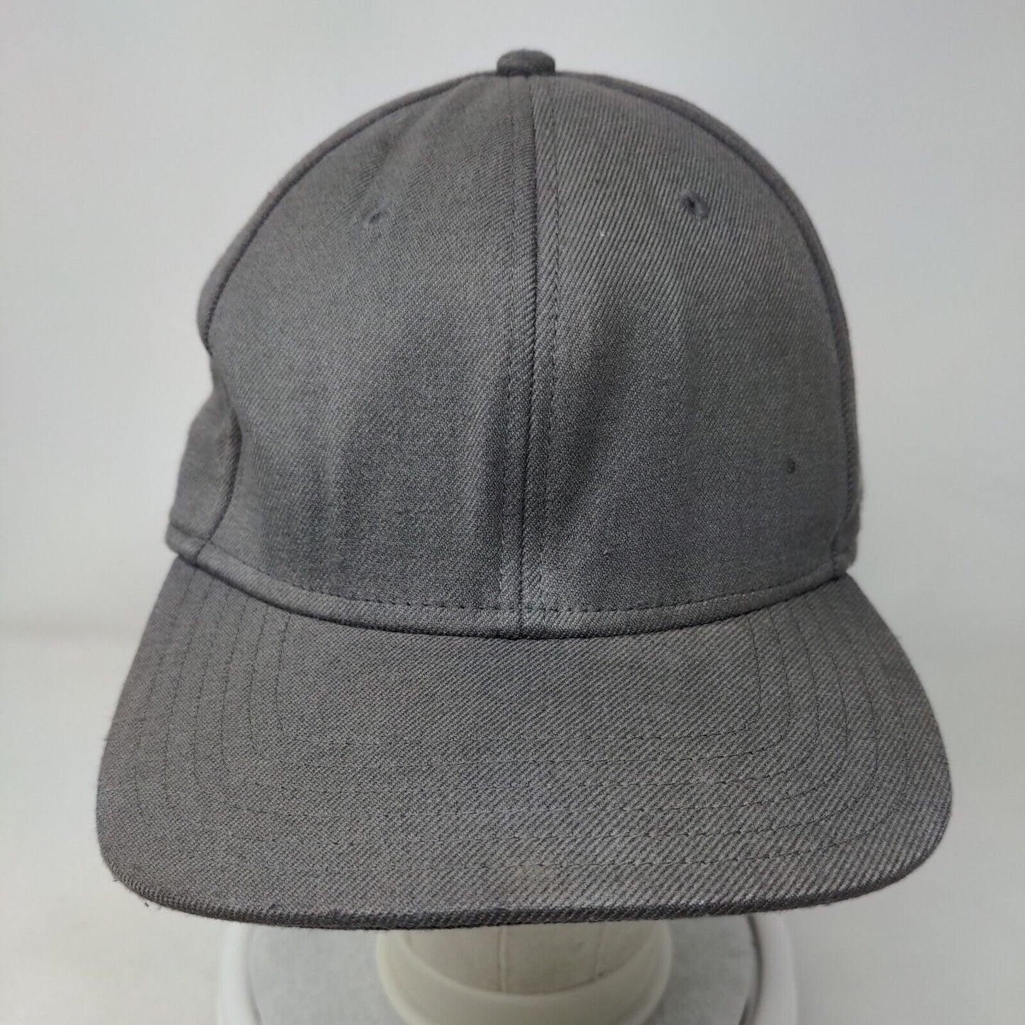 Under Armour Fitted Hat Gray Large/XL Embroidered Logo Solid 6 Panel