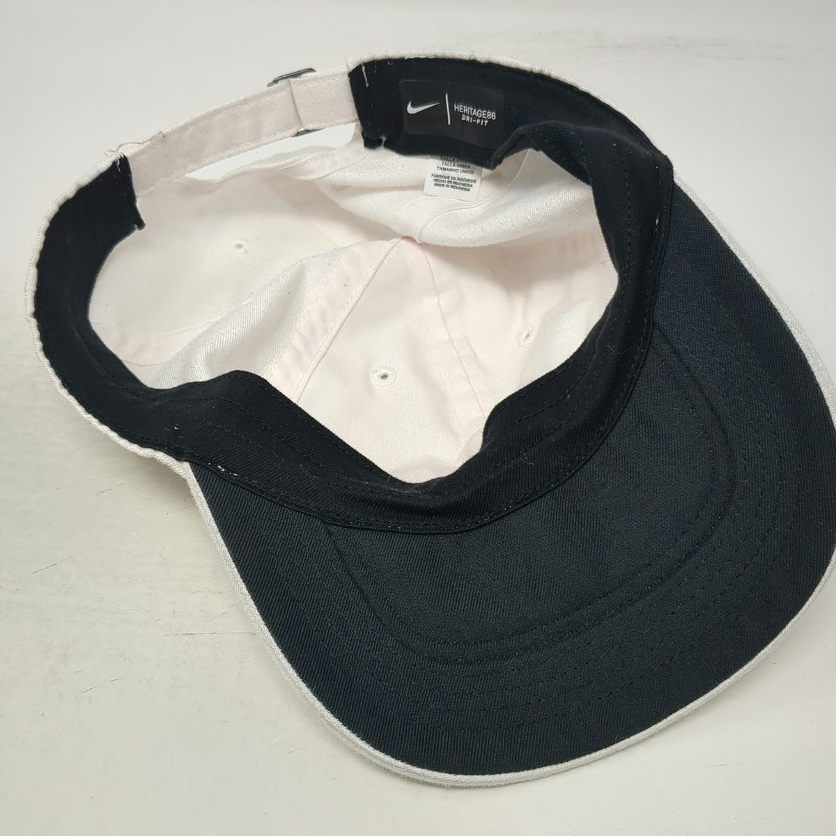Nike Baseball Cap White One Size Pink Swoosh Heritage86 Dri-Fit Adjustable hat