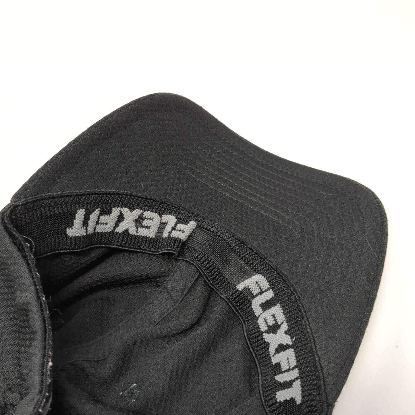 Reebok Fitted Hat Black L/XL Embroidered Flexfit Breathable 6 Panel Polyester
