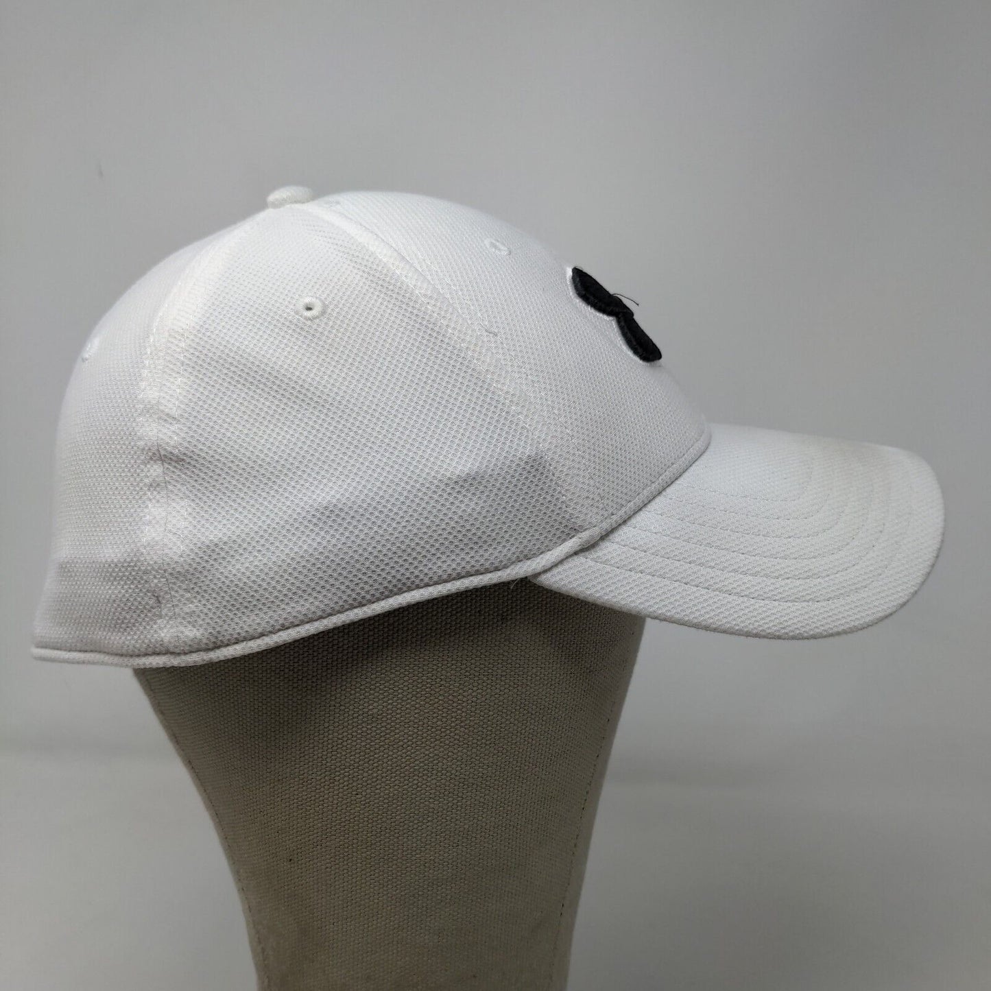 Under Armour Men's Fitted Hat White Size L/XL Embroidered Logo Spell Out