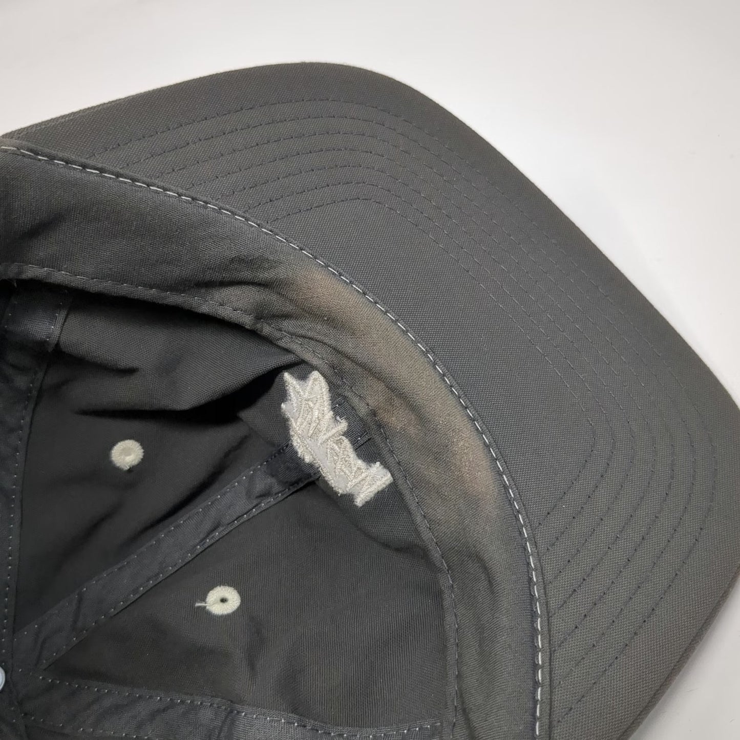 Stüssy Snapback Gray One Size Nylon White Contrast Stitching Logo 6-Panel Hat