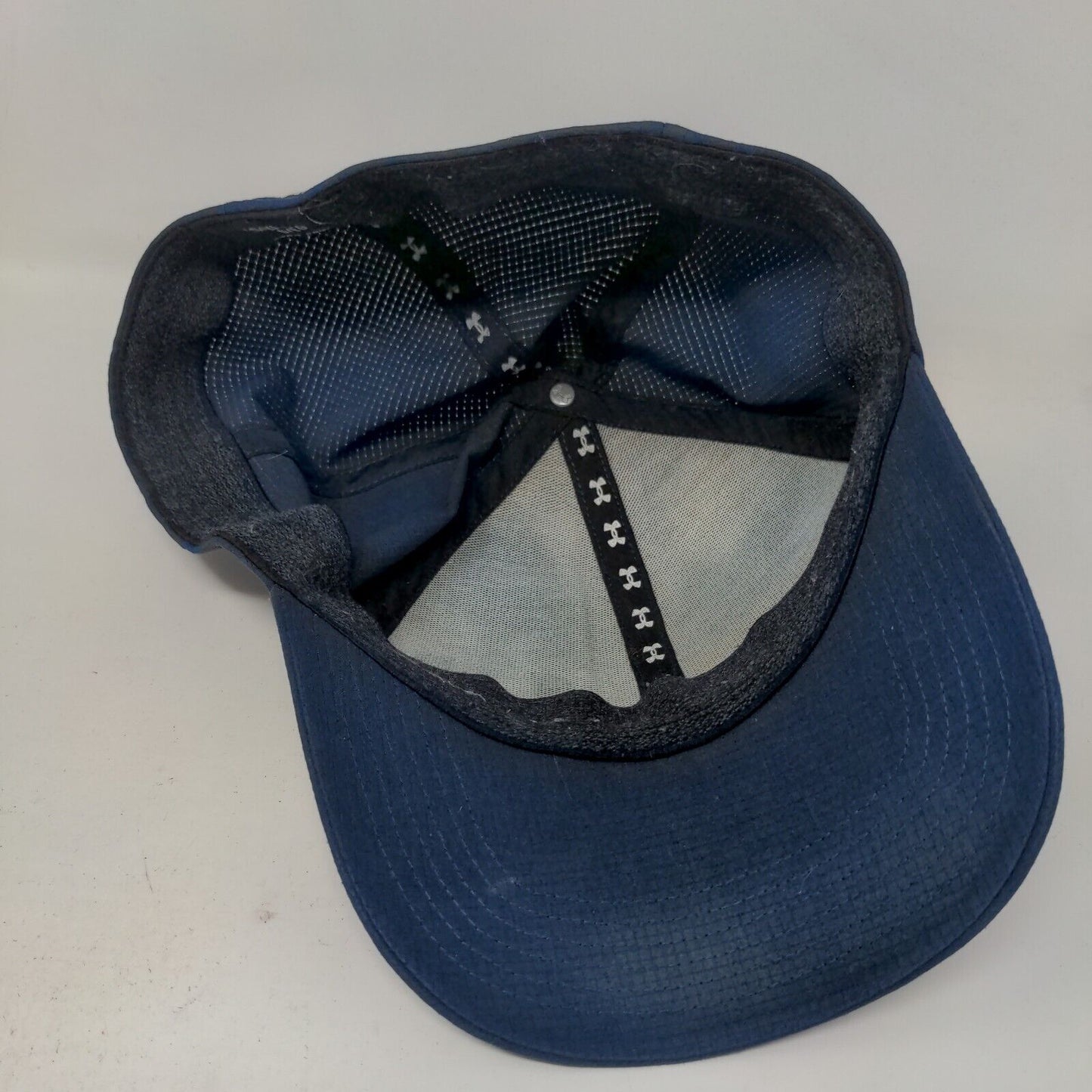 Under Armour Men's Fitted Hat Blue Size L/XL 3D Logo Spell Out Distressed