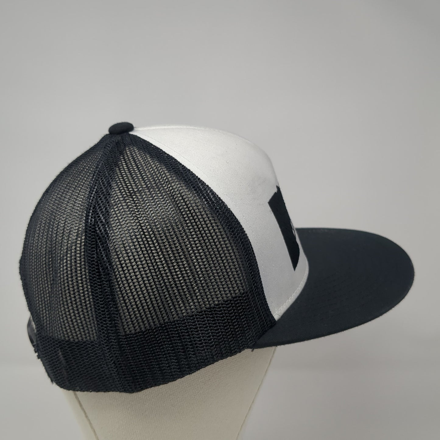 Idaho Gun Snapback Mesh Back Trucker Hat Black One Size Colorblock Yupoong