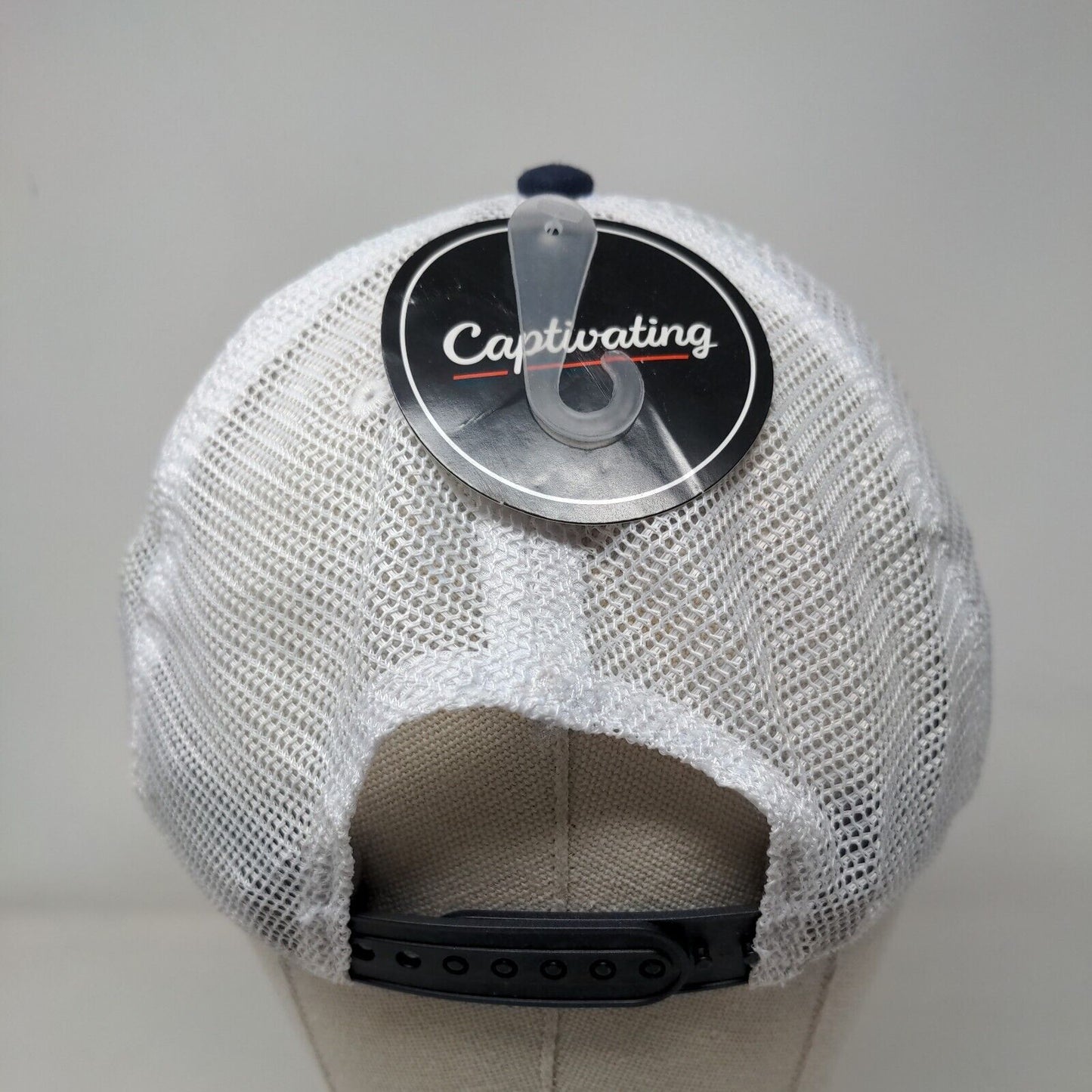 South Carolina Snapback Mesh Back Trucker Hat Gray OSFA Captivating W/Tags