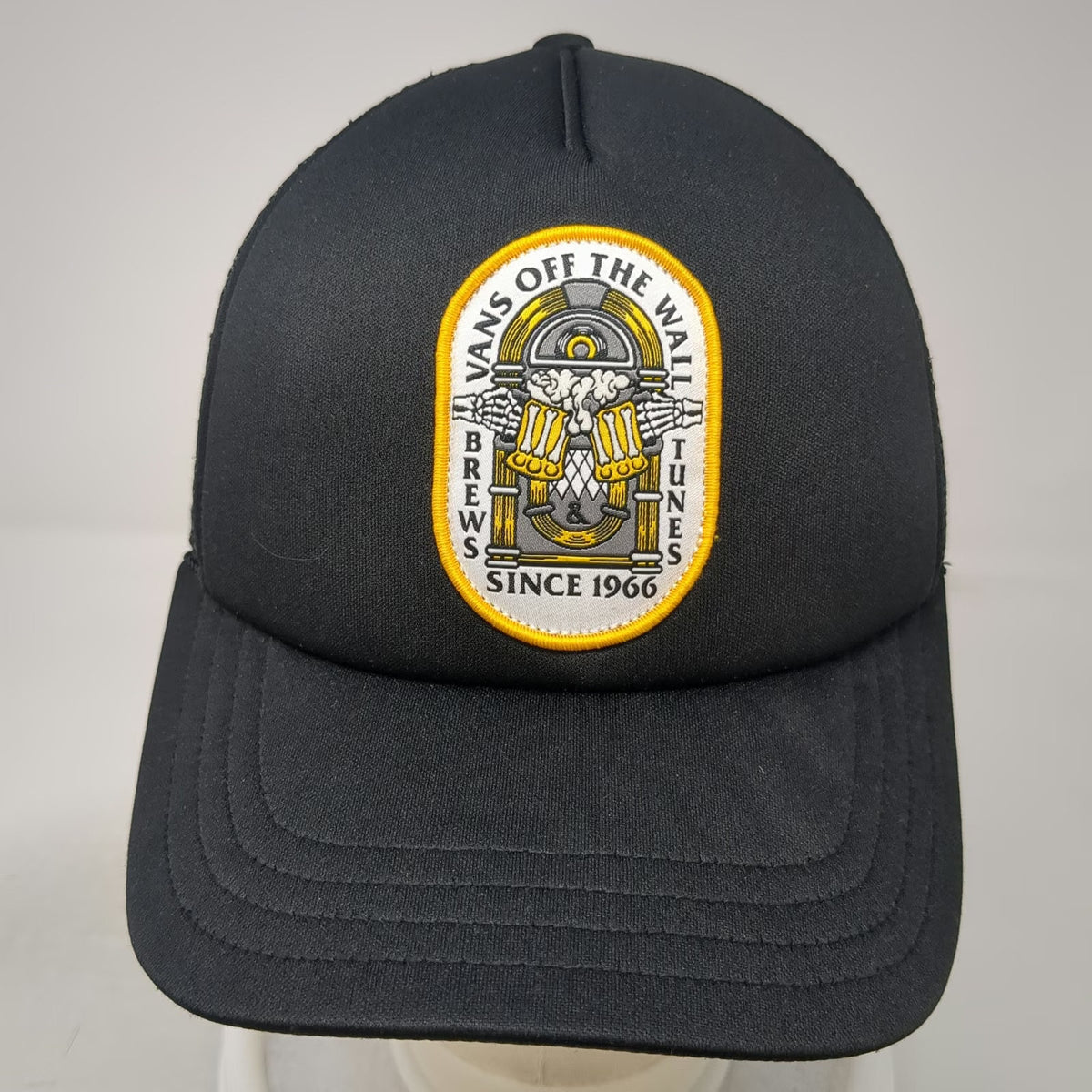 Vans Trucker Hat Black One Size Mesh Back Brews Tunes Jukebox Skeleton Patch