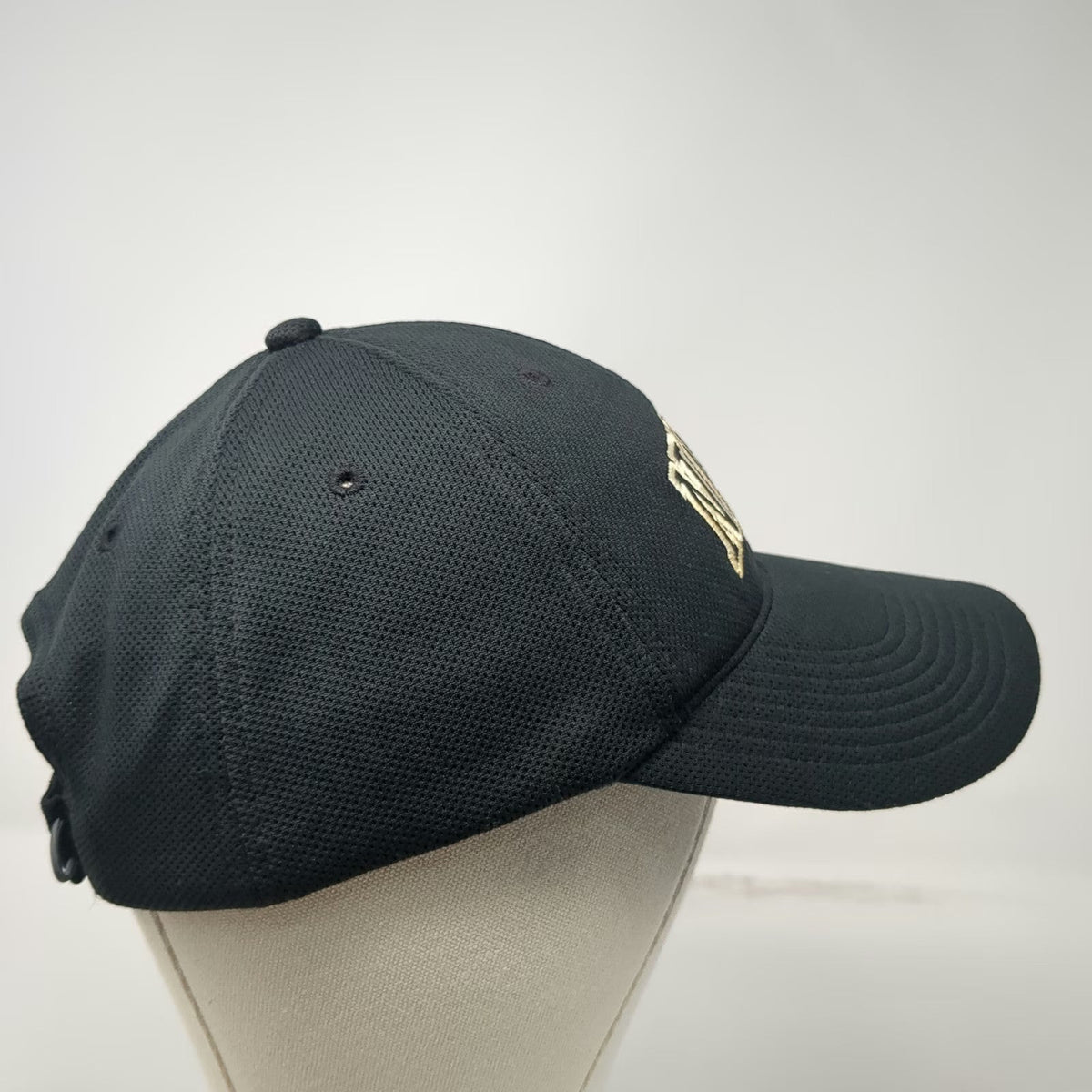 Nike Baseball Cap Black One Size Strapback Gold Embroidered Collegiate Logo Hat