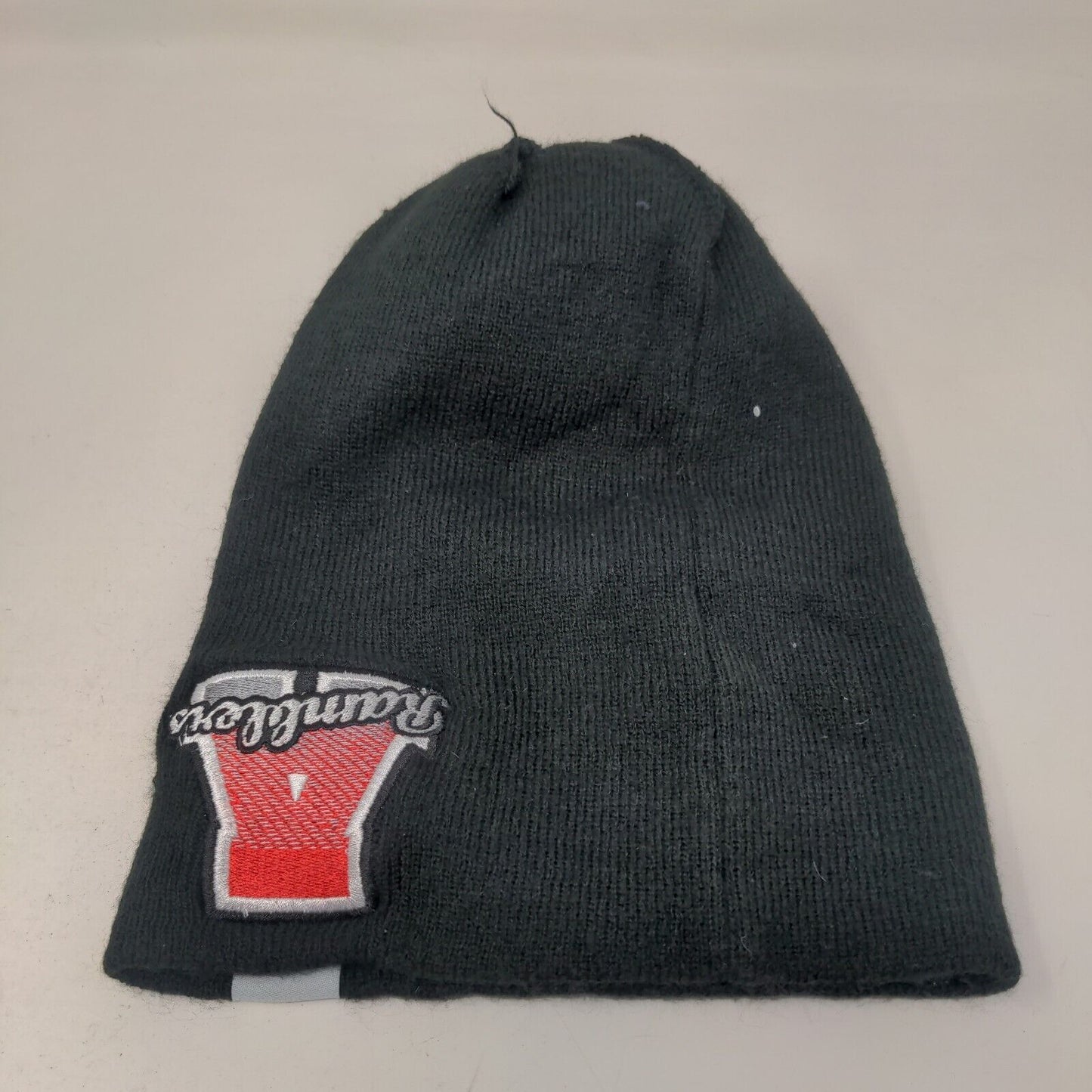 Unbranded Men's Knit Beanie Hat Cap Black Red Striped Pom Pom A Ramblers Logo