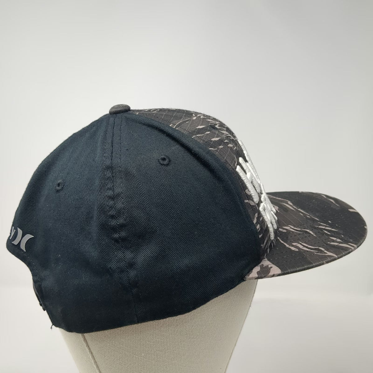 Hurley Snapback Hat Black One Size Camo Pro Flexfit 110 Flat Bill Underbrim