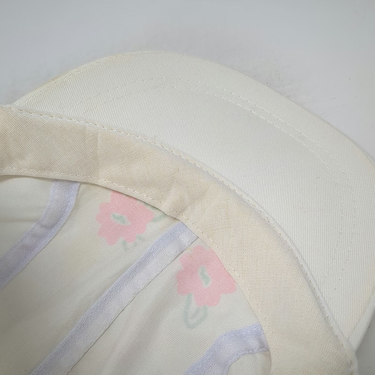 San Brushardi 5 Panel White One Size Flower Embroidery Elastic Back Hat