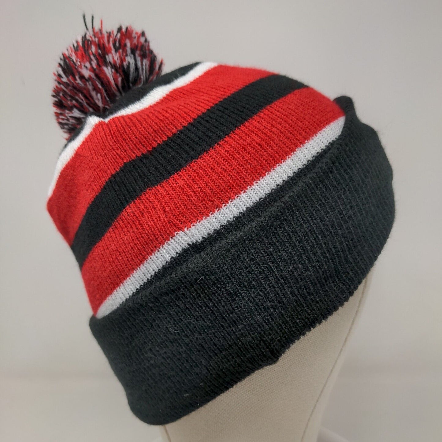 Unbranded Men's Knit Beanie Hat Cap Black Red Striped Pom Pom A Ramblers Logo