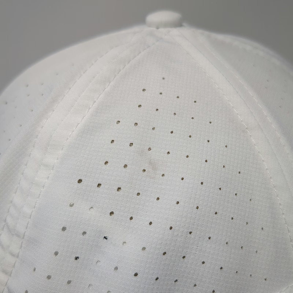 Wilson Baseball Cap White One Size Perforated Panels Embroidered Logo Sport hat