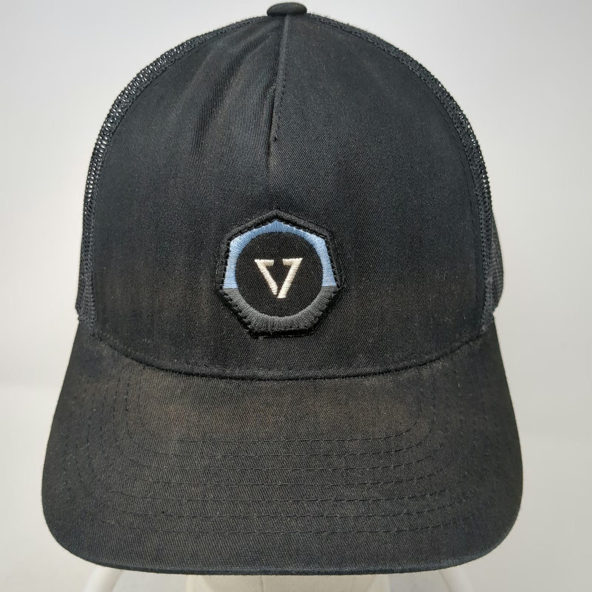 Vissla Trucker Hat Black One Size Mesh Snapback Surf Logo Patch Structured Crown