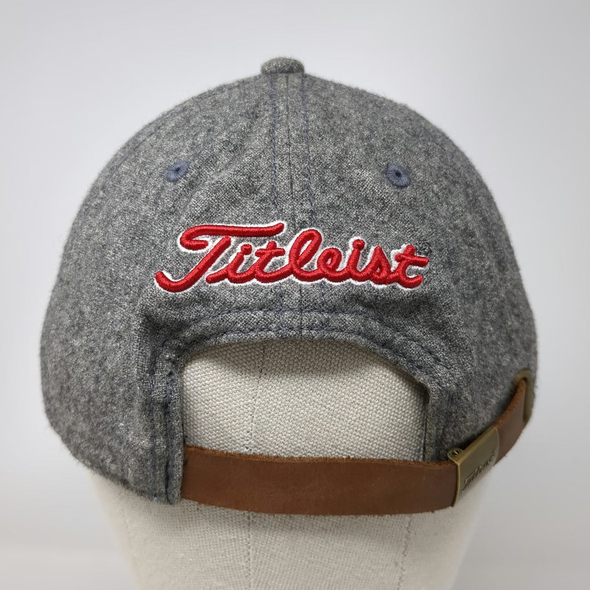 Titleist Baseball Cap Gray One Size Wool Blend Leather Strap Golf Hat Red Logo