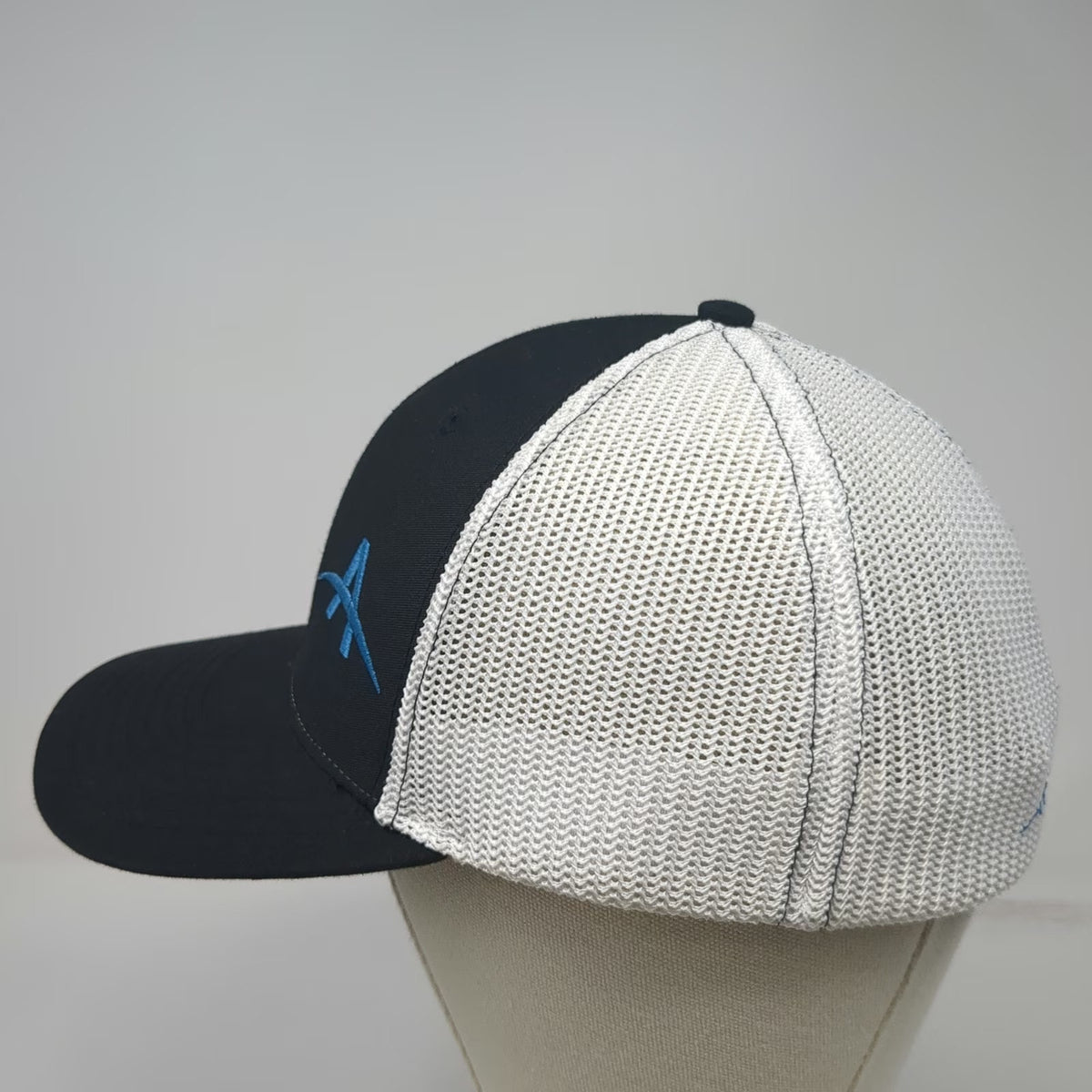 Richardson Baseball Cap Black XL Mesh Stretch Fit Atlas Logo Hat Curved Brim
