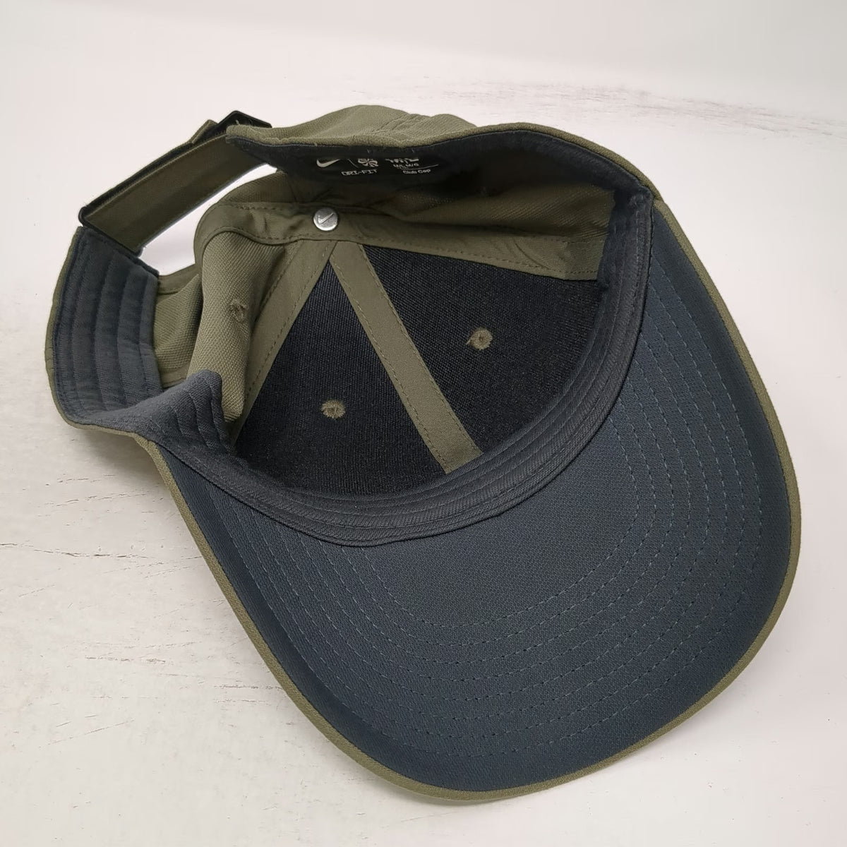 Nike Baseball Cap Green L Dri-FIT Strapback Performance Athletic Swoosh Hat
