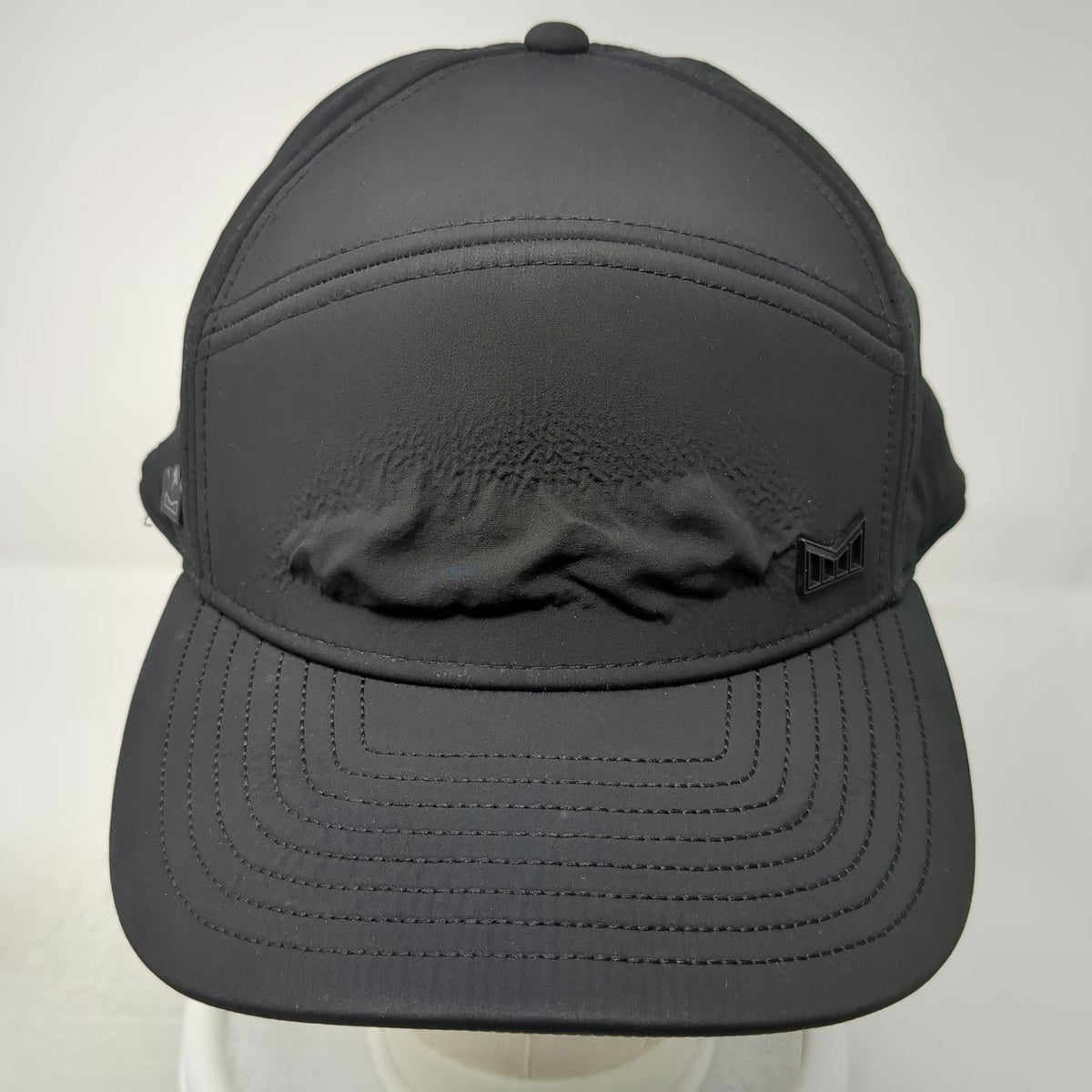 Melin Snapback Black Hat XL Trenches Thermal Performance Tech Distressed