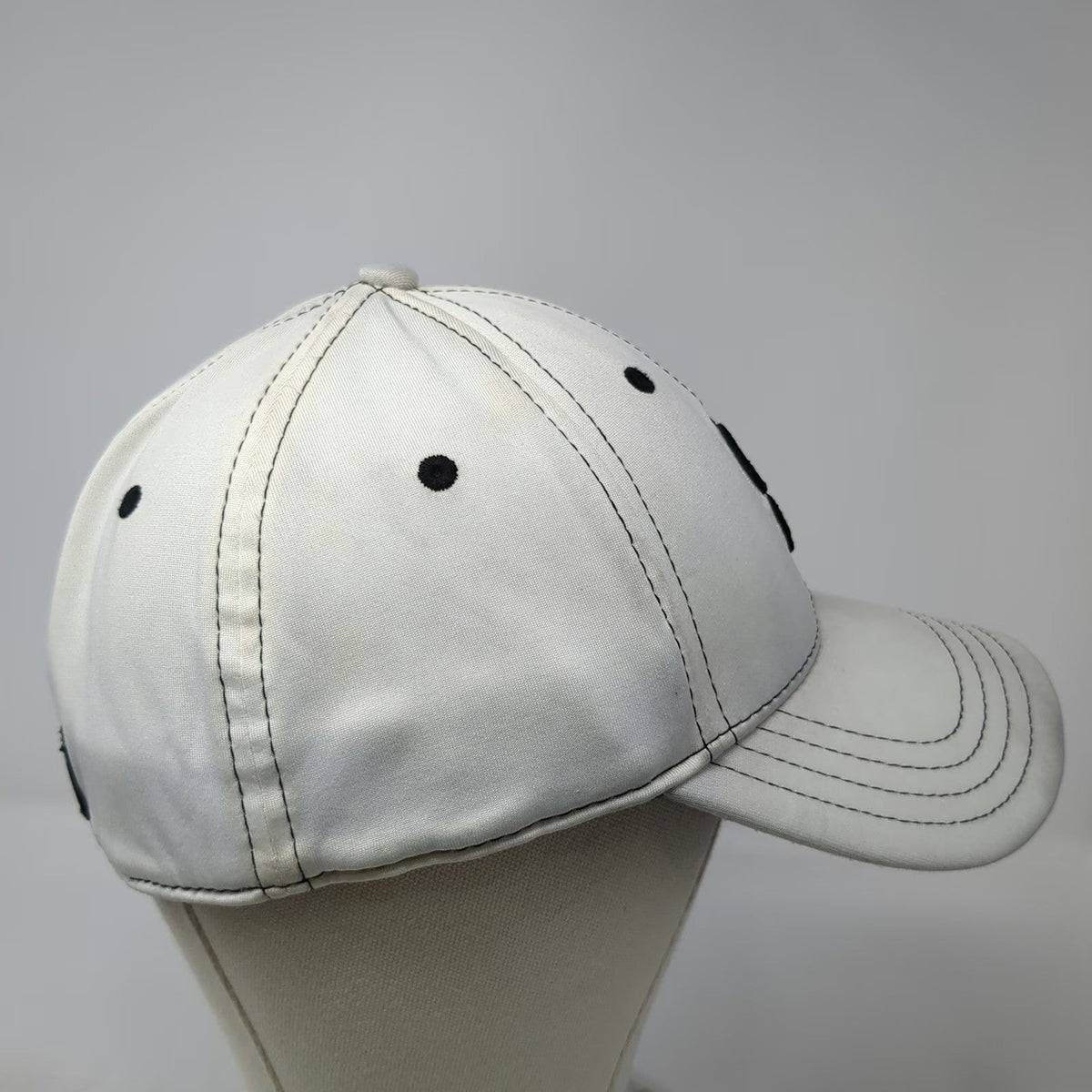 Black Clover Baseball Cap White XL Fitted Live Lucky Contrast Stitching Golf Hat