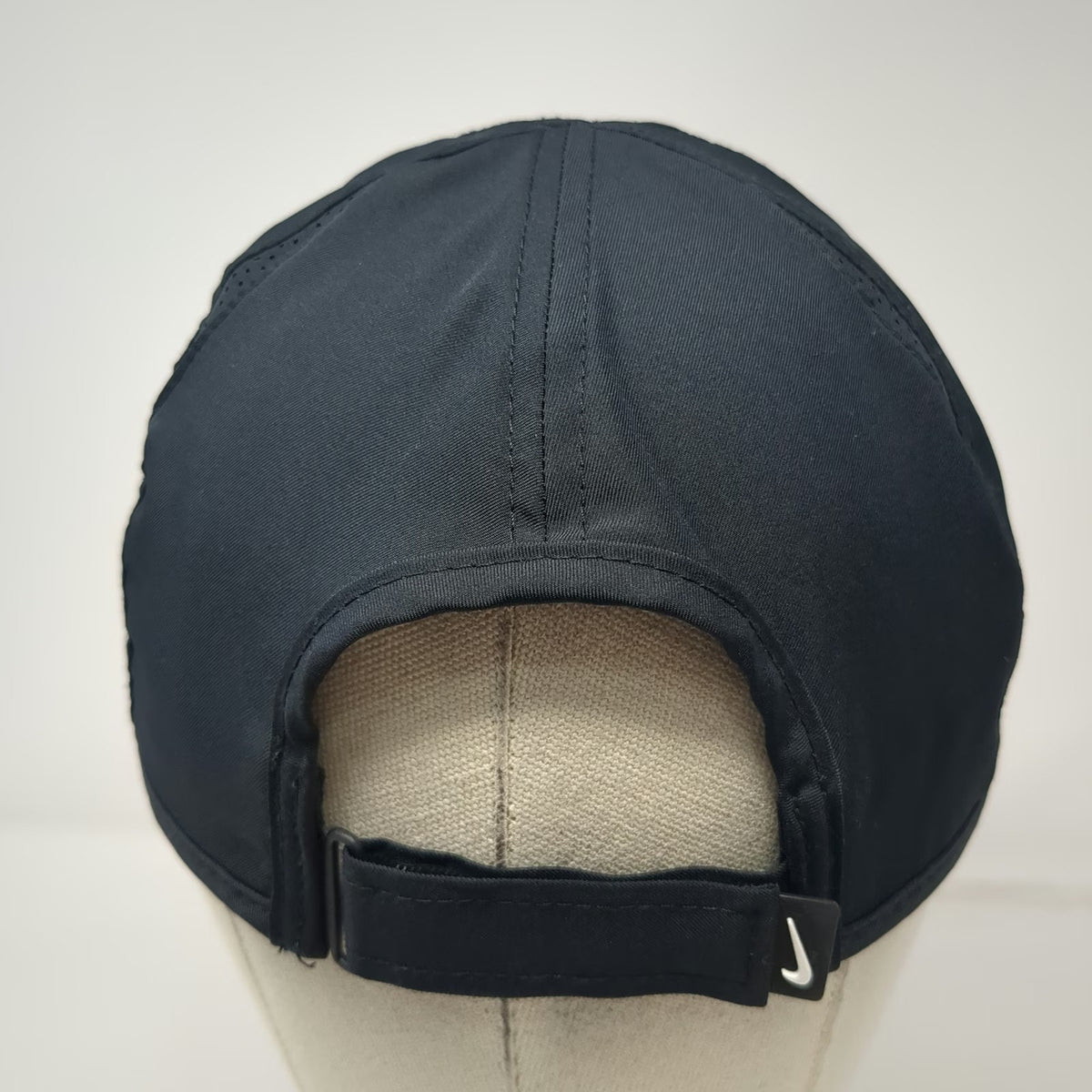Nike Baseball Cap Black L Dri-FIT Adjustable Swoosh Performance Lightweight Hat