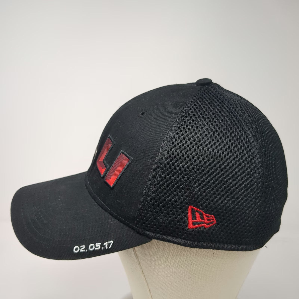 New Era New England Patriots NFL Black OSFM Cap Super Bowl LI Mesh 39THIRTY HTX