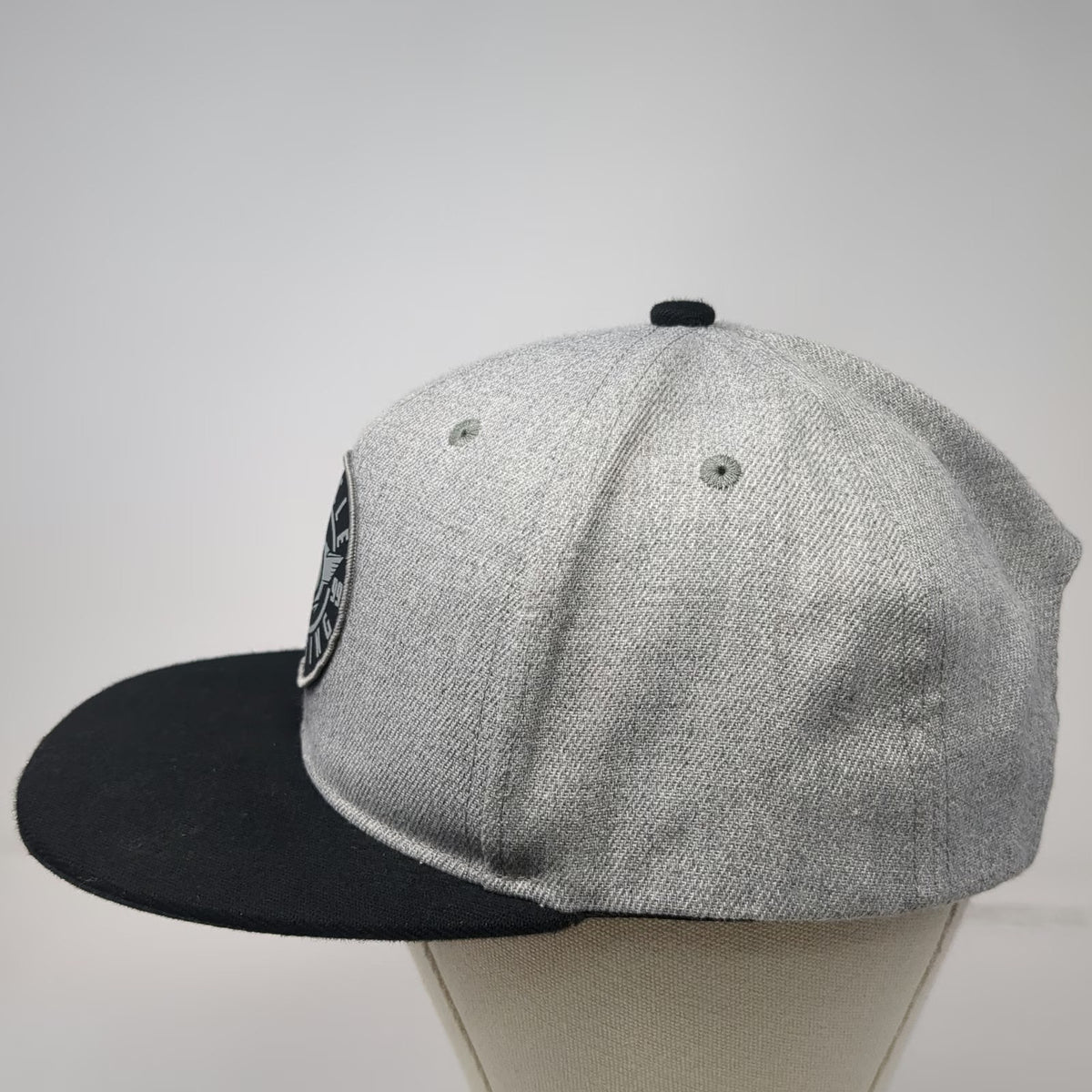 Oracle Lighting Snapback Hat Gray Black One Size Flat Brim Logo Patch Two Tone