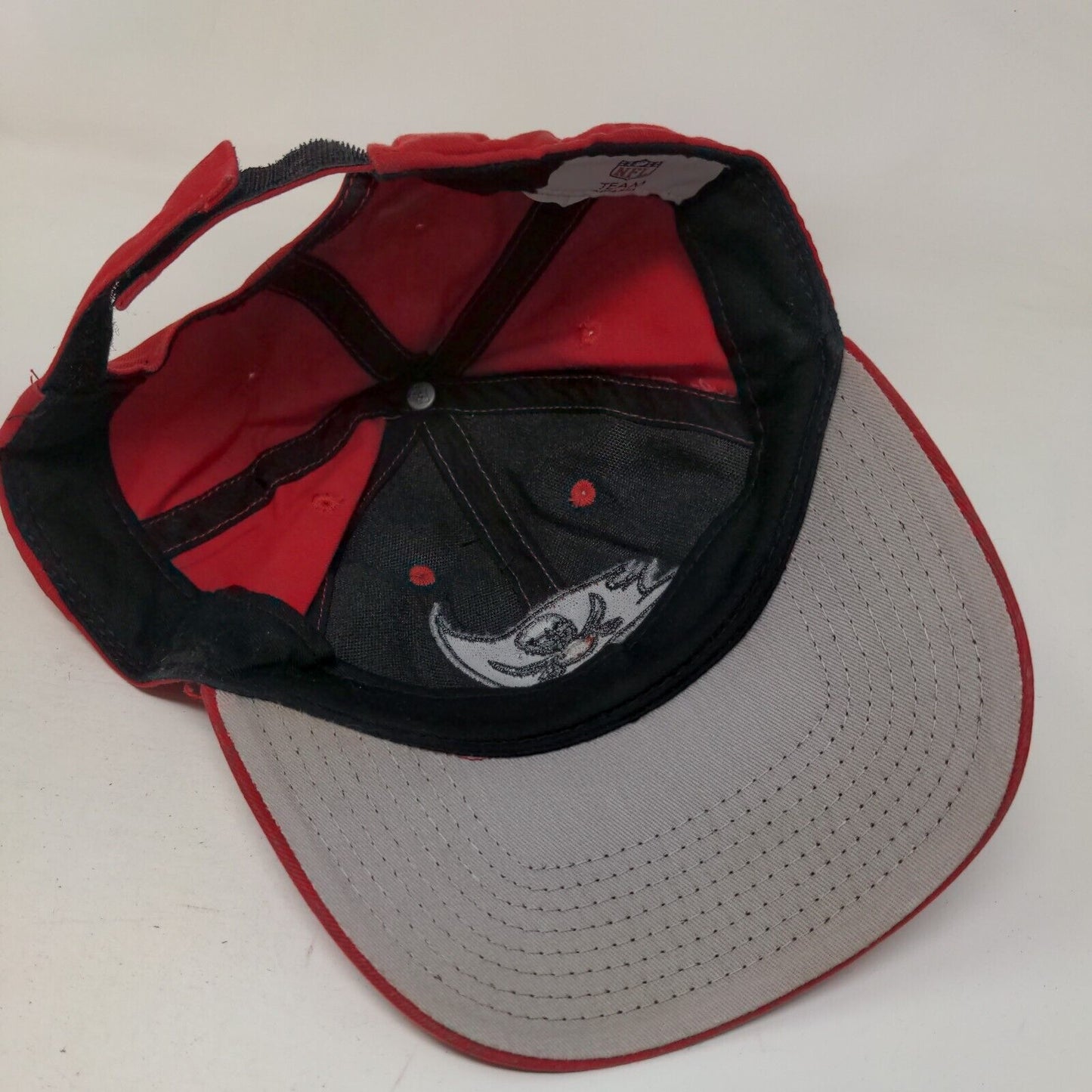 NFL Tampa Bay Buccaneers Strapback Hat Red OSFA Embroidered Logo Flag