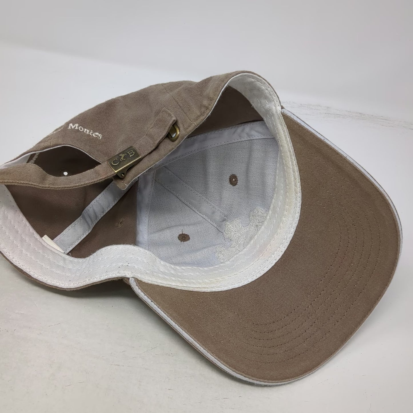 Ducit Supra Montes Baseball Cap Brown Heraldic Crest Latin Text Adjustable Hat