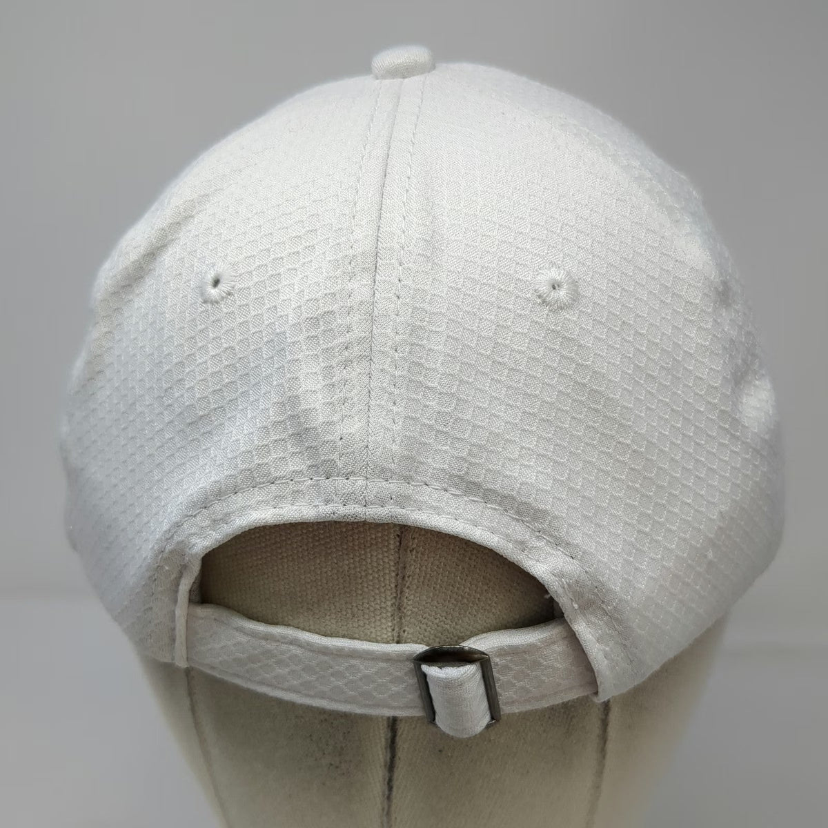 Gaiam Baseball Cap White One Size Mesh Texture Slideback Athletic Yoga Sport Hat