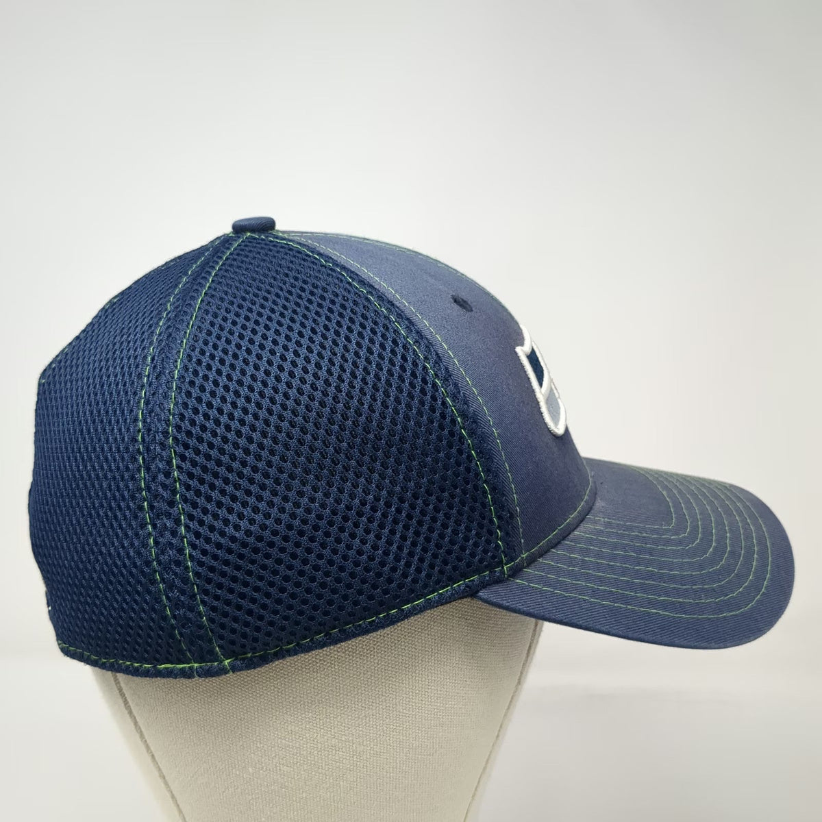 New Era Seattle Seahawks Blue Baseball Cap M NFL Mesh Stretch Fit Logo Hat