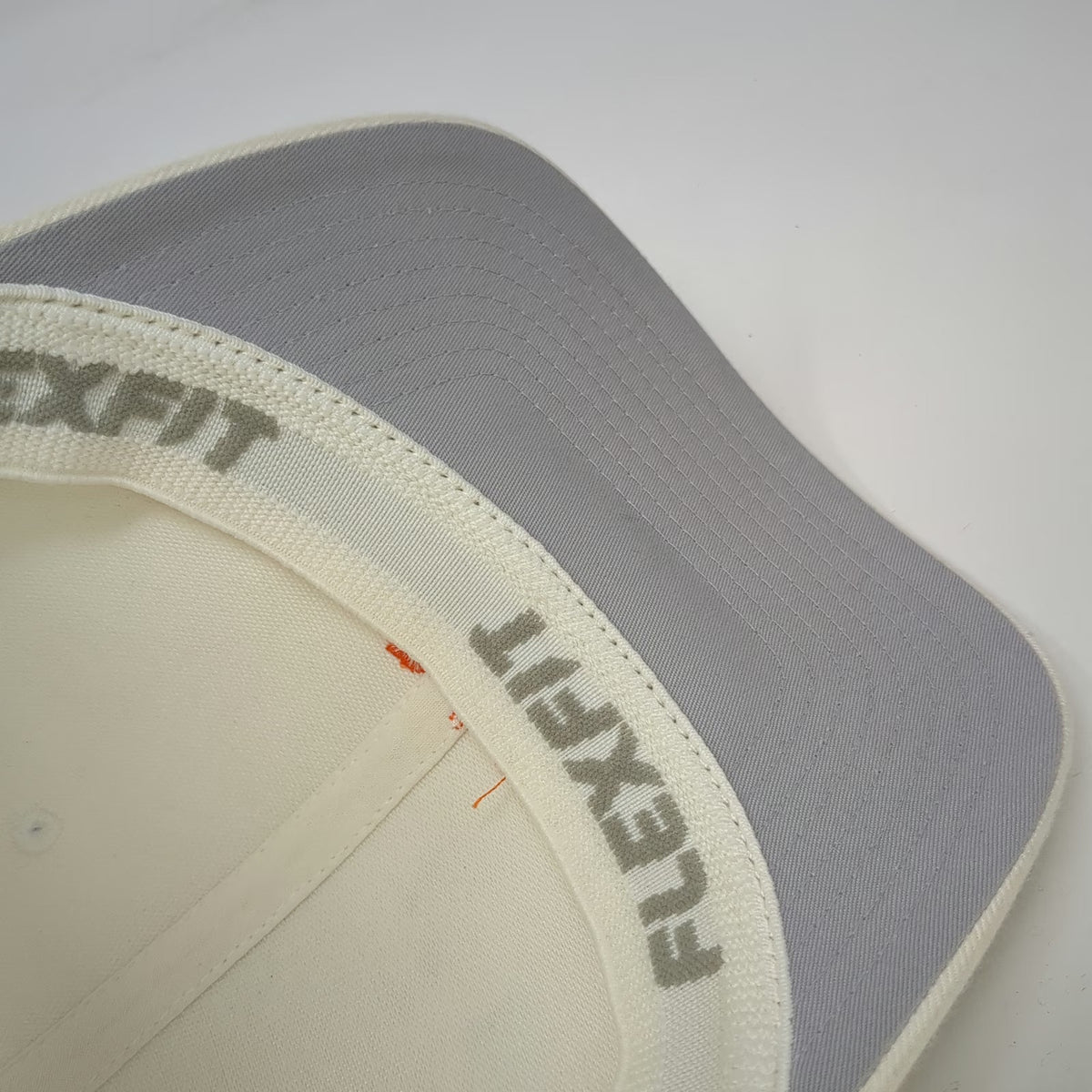 Flexfit Baseball Cap White XL Fitted Coldwater Paint Logo Cattails Hat Graphic