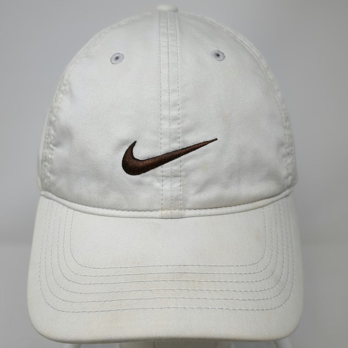 Nike Baseball Cap Beige One Size Heritage86 Dri-FIT Leather Slideback Swoosh Hat