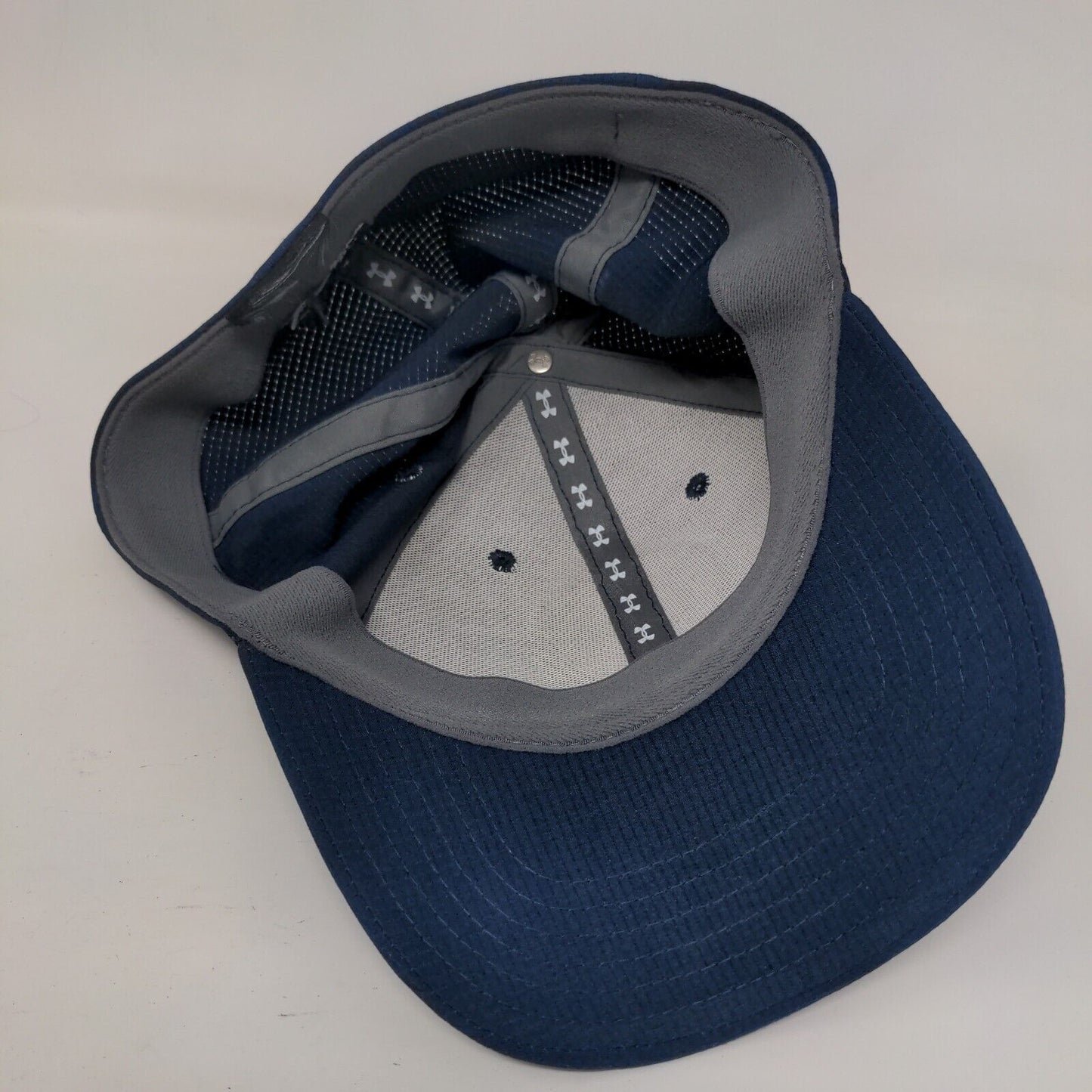Under Armour Golf Fitted Hat Blue Size L/XL Lightweight Breathable 6 Panel