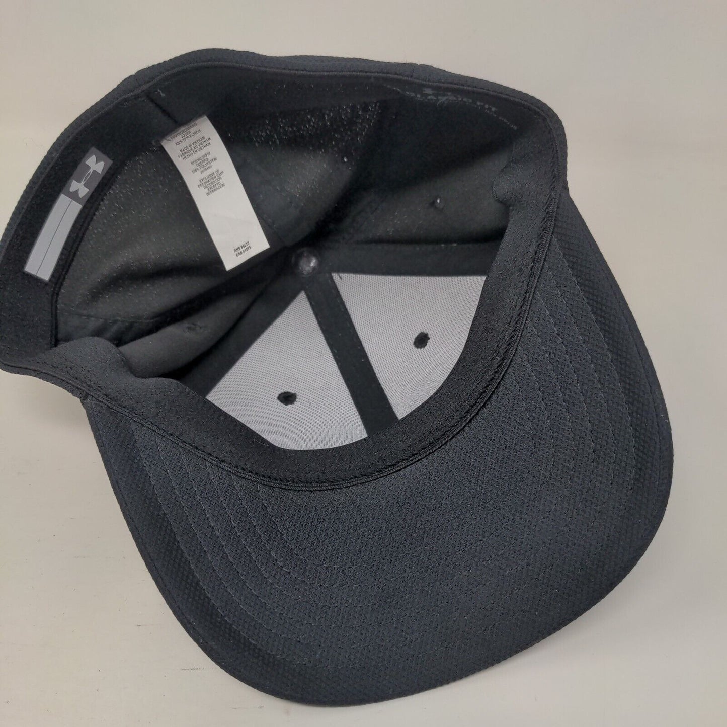 Under Armour Fitted Hat Black Youth XS/S Classic Fit Embroidered 6 Panel